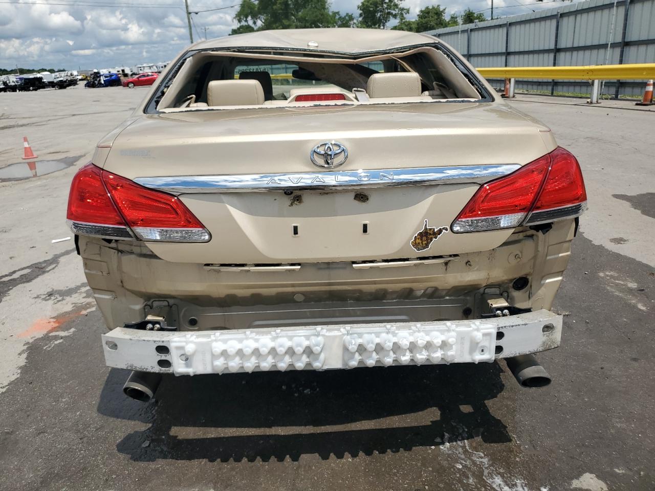 2011 Toyota Avalon Base Tan vin: 4T1BK3DB0BU418887