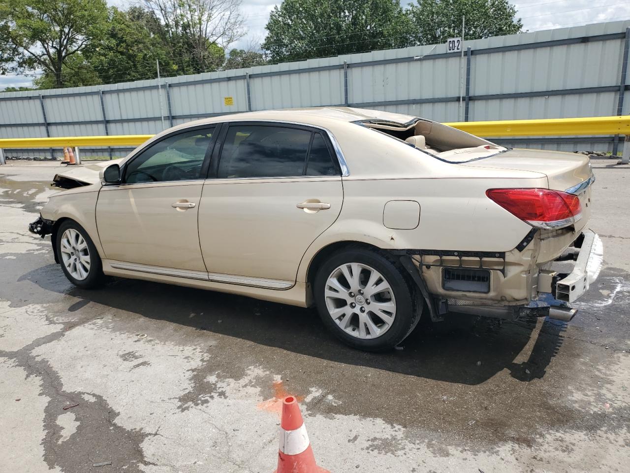 2011 Toyota Avalon Base Tan vin: 4T1BK3DB0BU418887