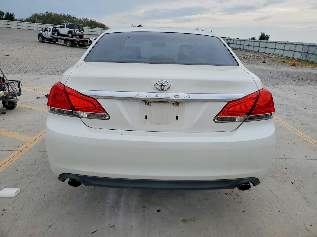 2011 Toyota Avalon Limited White vin: 4T1BK3DB0BU427699