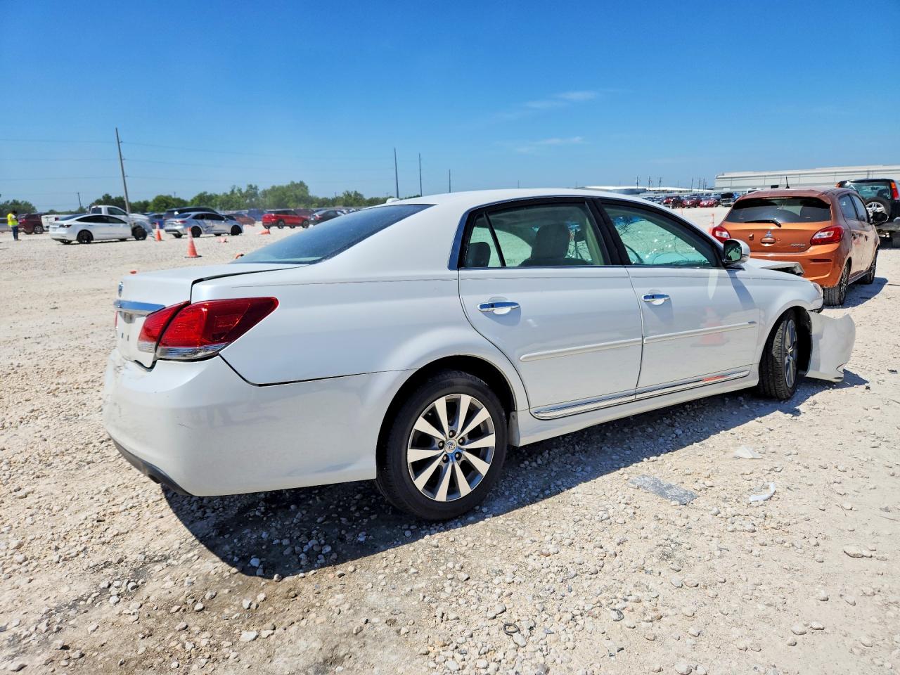 2011 Toyota Avalon Limited White vin: 4T1BK3DB0BU438850