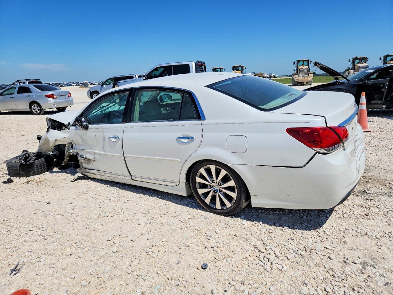 2011 Toyota Avalon Limited White vin: 4T1BK3DB0BU438850