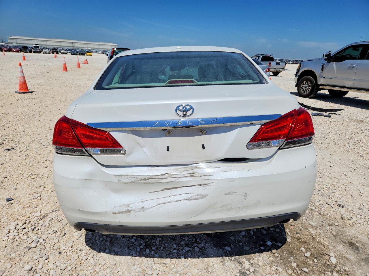 2011 Toyota Avalon Limited White vin: 4T1BK3DB0BU438850