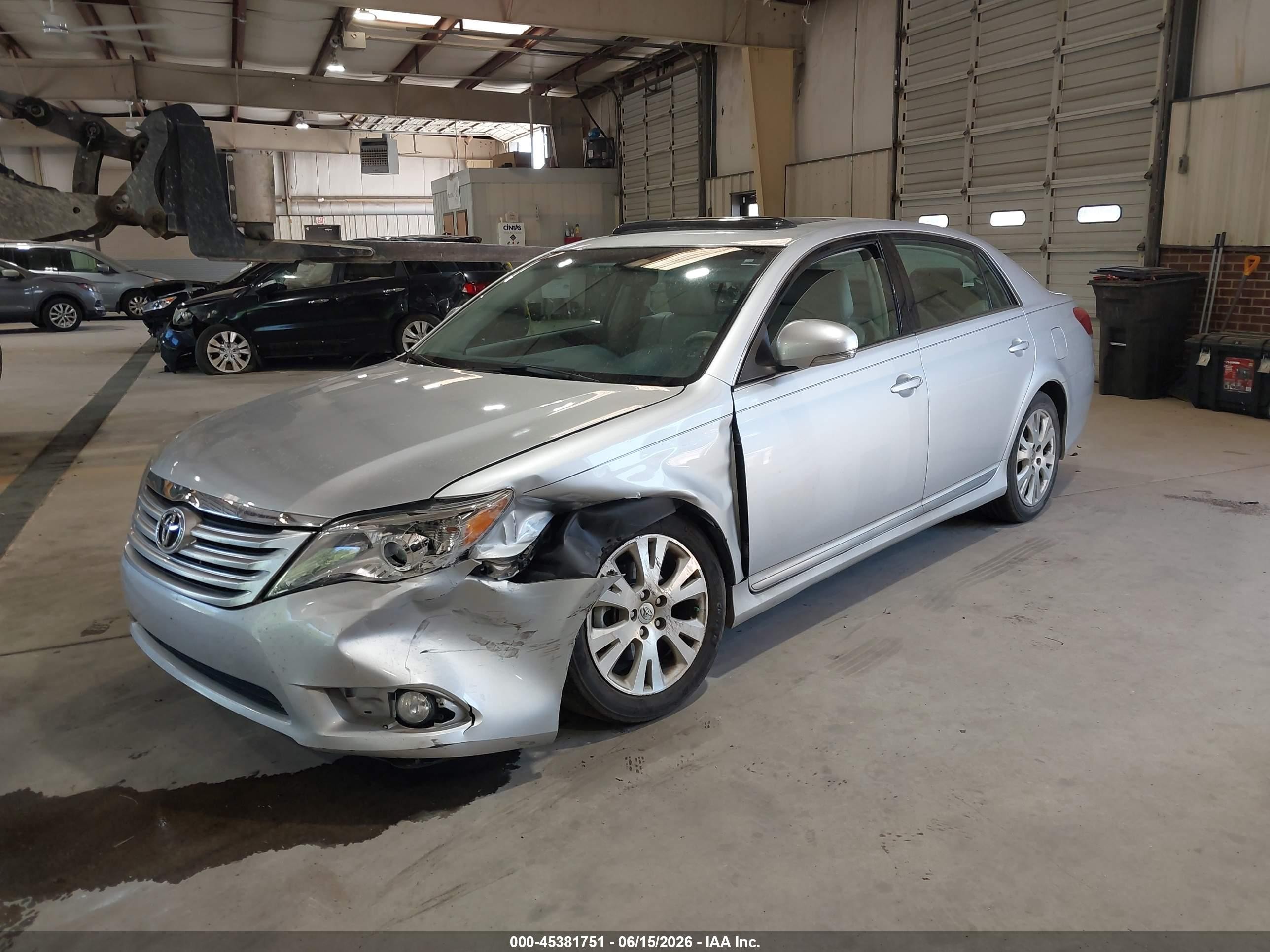 2012 Toyota Avalon   Серебряный vin: 4T1BK3DB0CU465368
