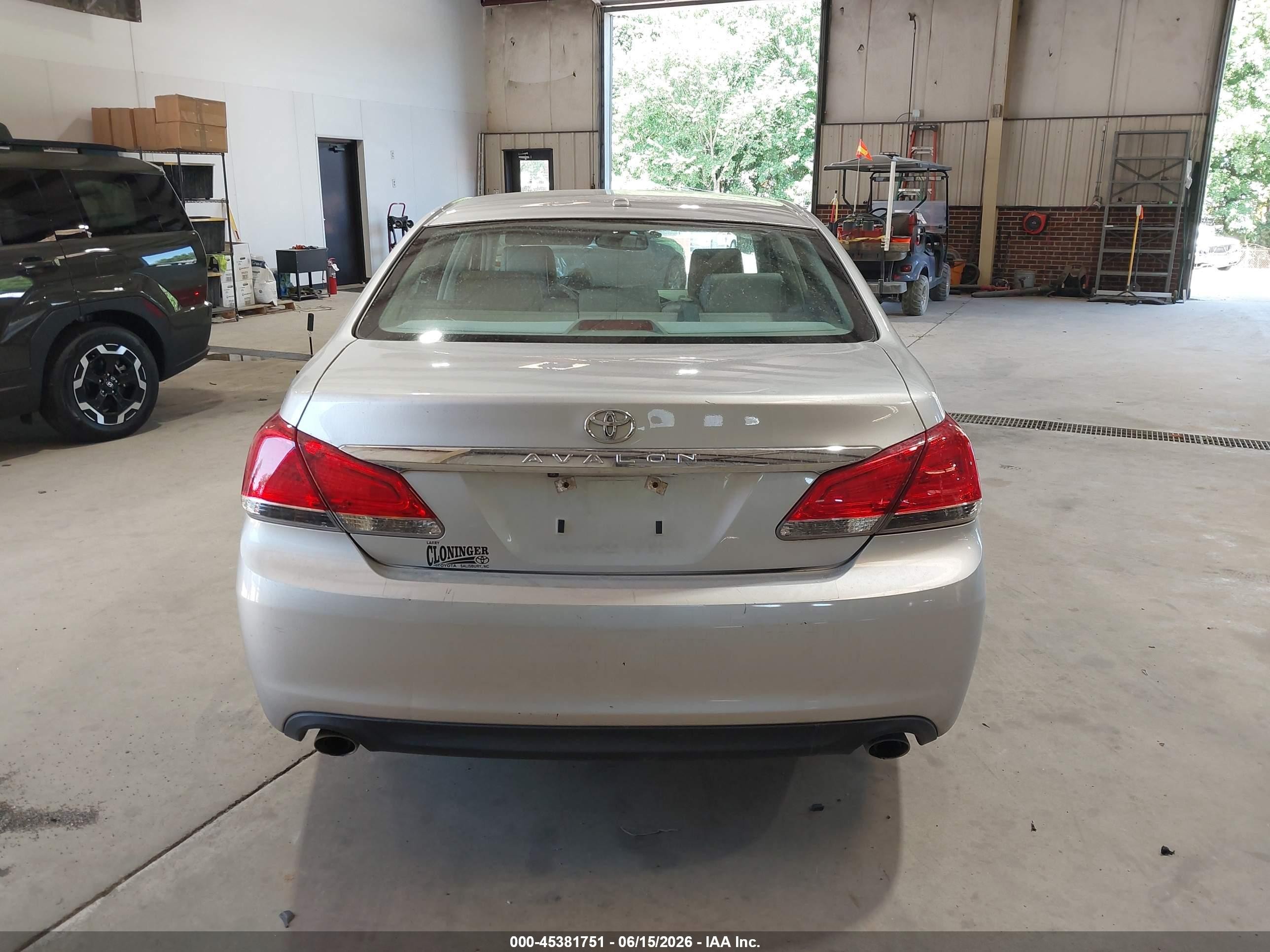 2012 Toyota Avalon   Серебряный vin: 4T1BK3DB0CU465368