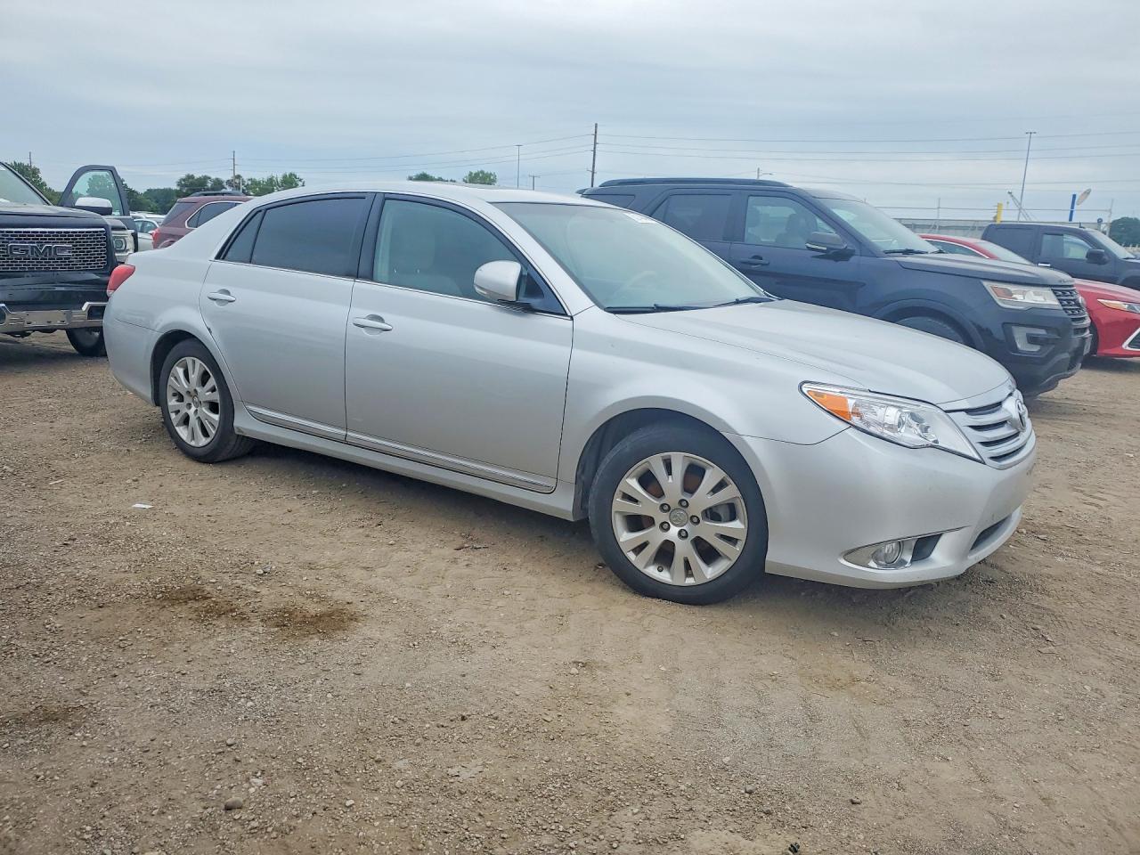 2011 Toyota Avalon Base Silver vin: 4T1BK3DB1BU383938