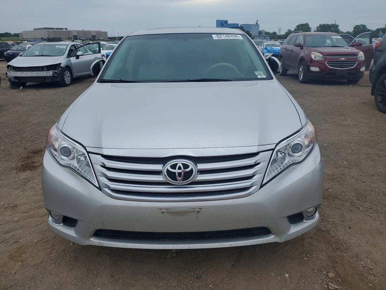 2011 Toyota Avalon Base Silver vin: 4T1BK3DB1BU383938