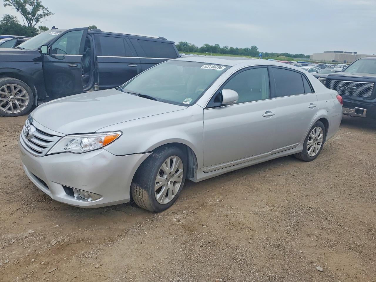 2011 Toyota Avalon Base Silver vin: 4T1BK3DB1BU383938