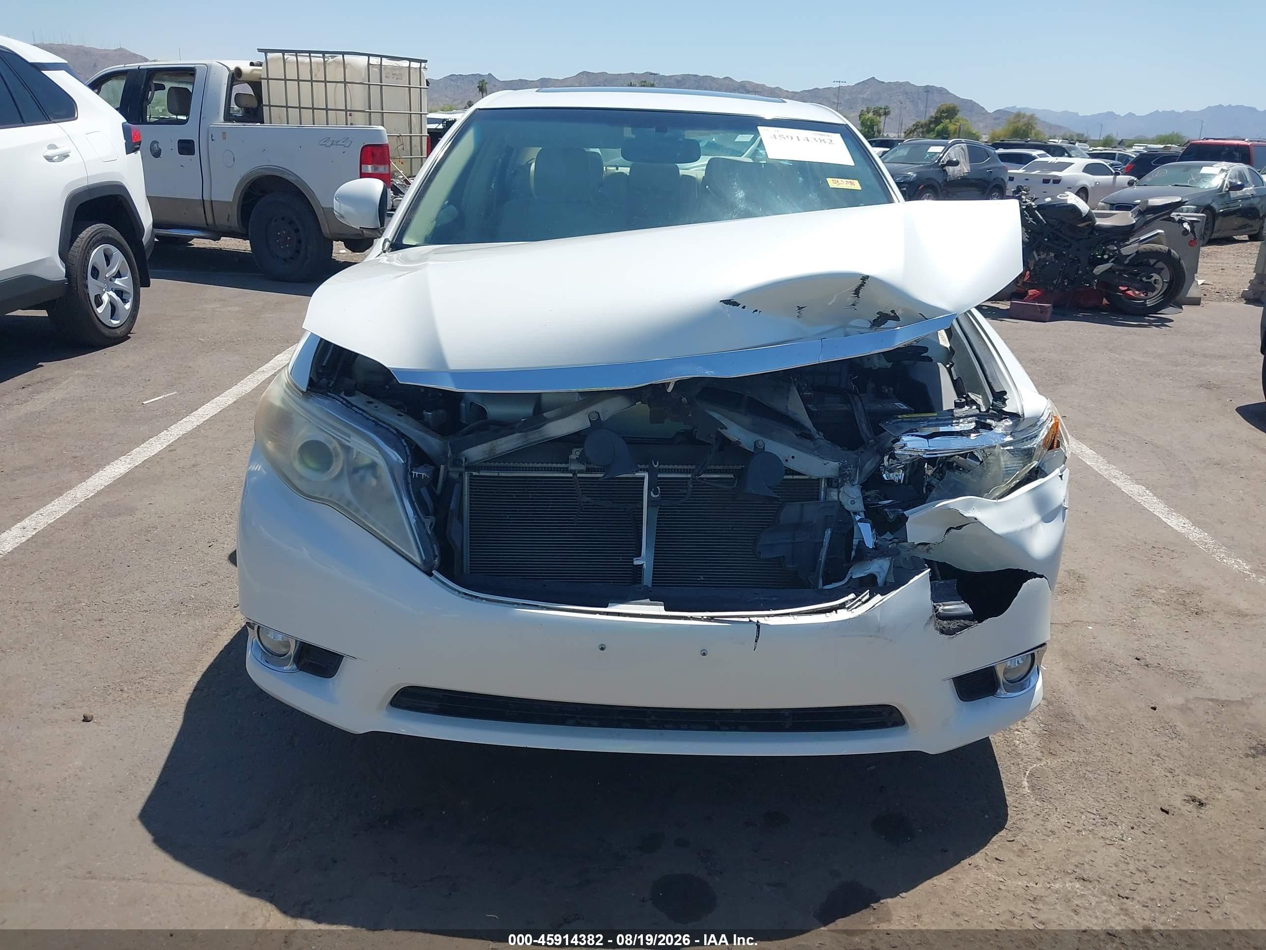 2011 Toyota Avalon Limited White vin: 4T1BK3DB1BU385365