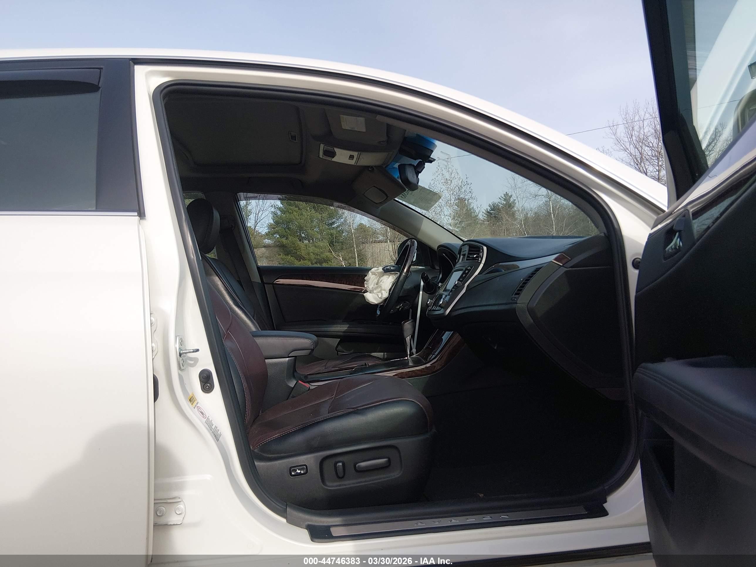 2011 Toyota Avalon Limited White vin: 4T1BK3DB1BU386354