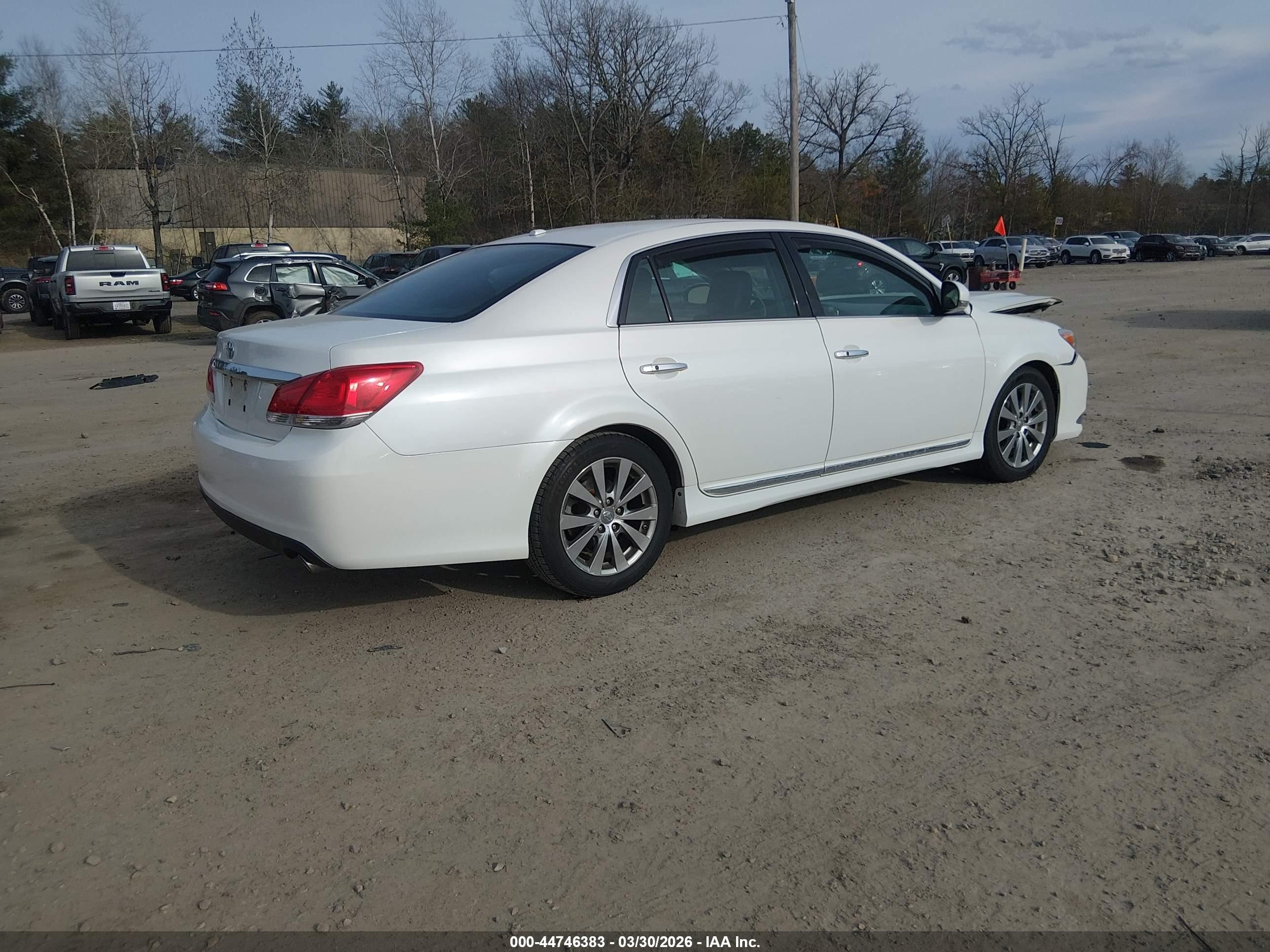 2011 Toyota Avalon Limited White vin: 4T1BK3DB1BU386354