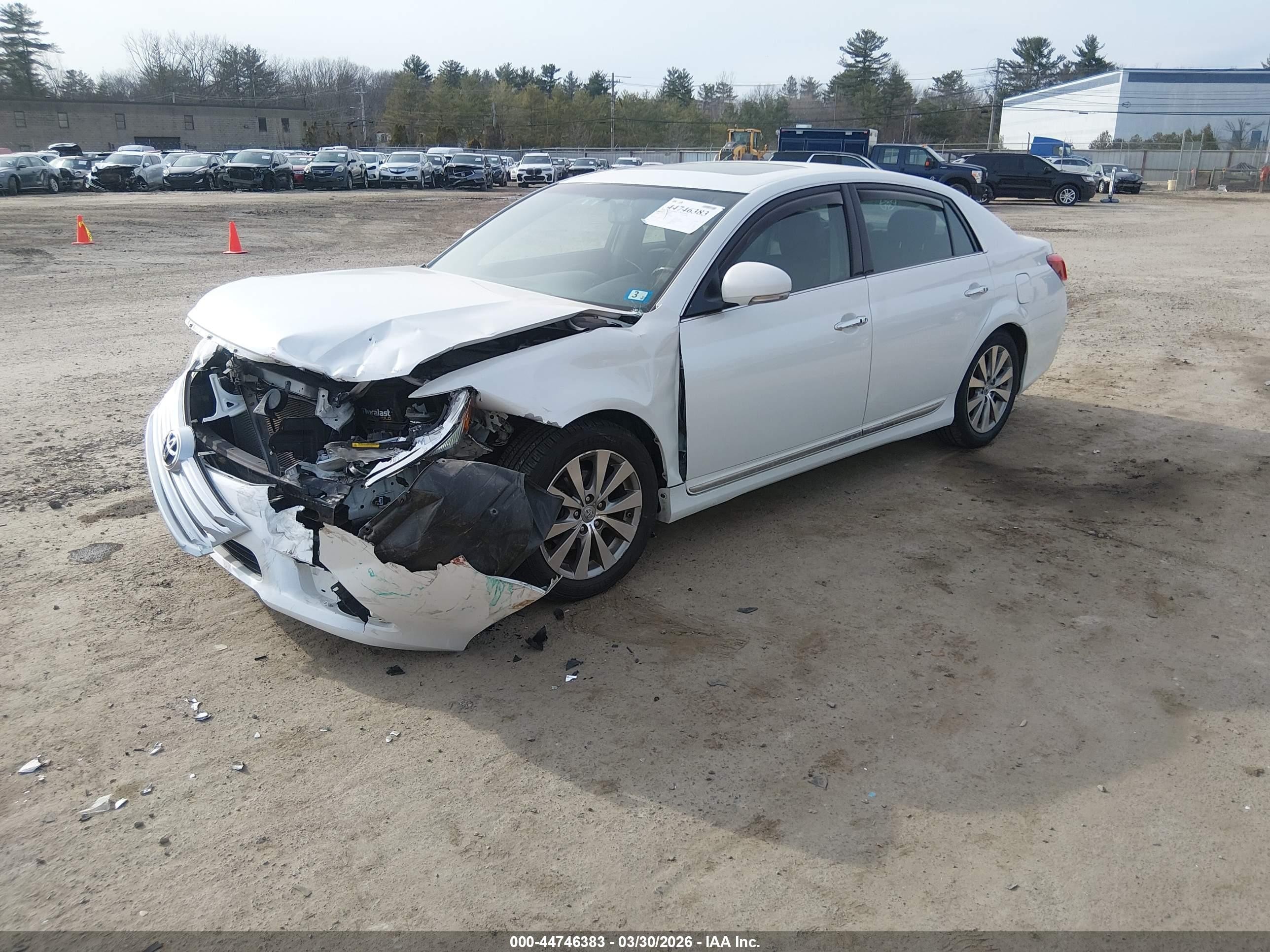 2011 Toyota Avalon Limited White vin: 4T1BK3DB1BU386354