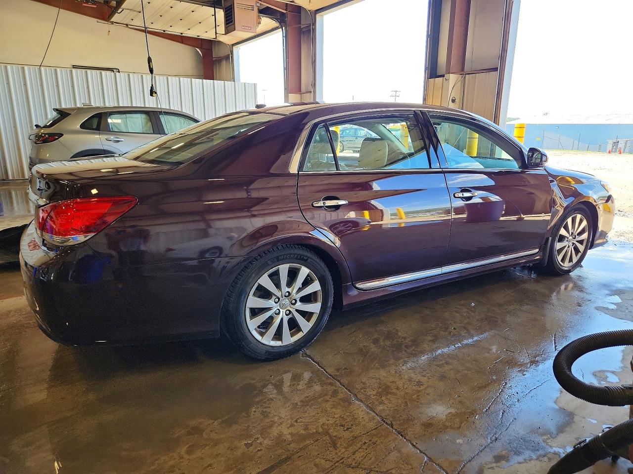 2011 Toyota Avalon Limited Brown vin: 4T1BK3DB1BU386449