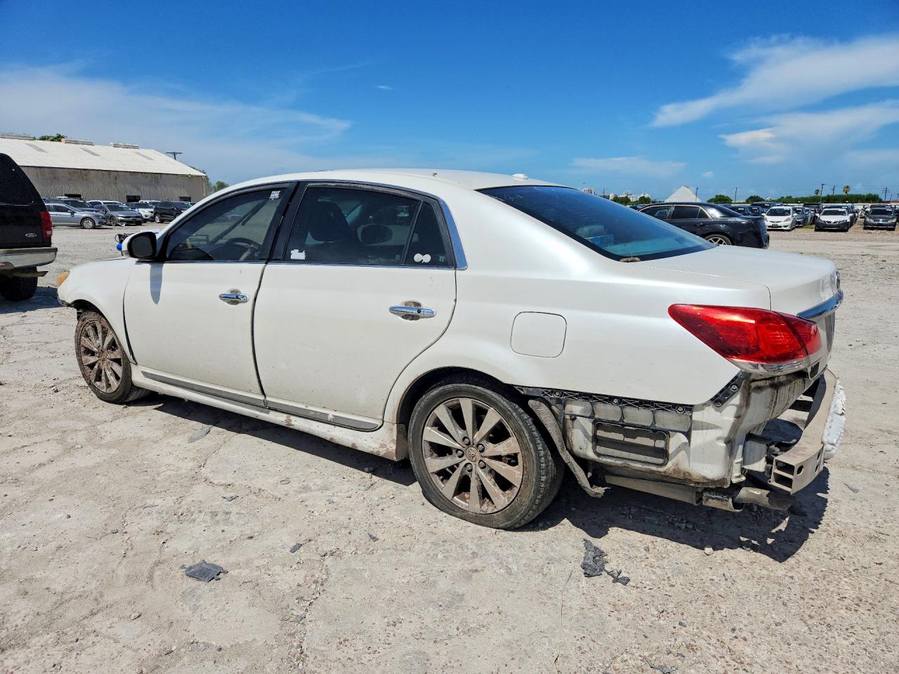 2011 Toyota Avalon White vin: 4T1BK3DB1BU389142