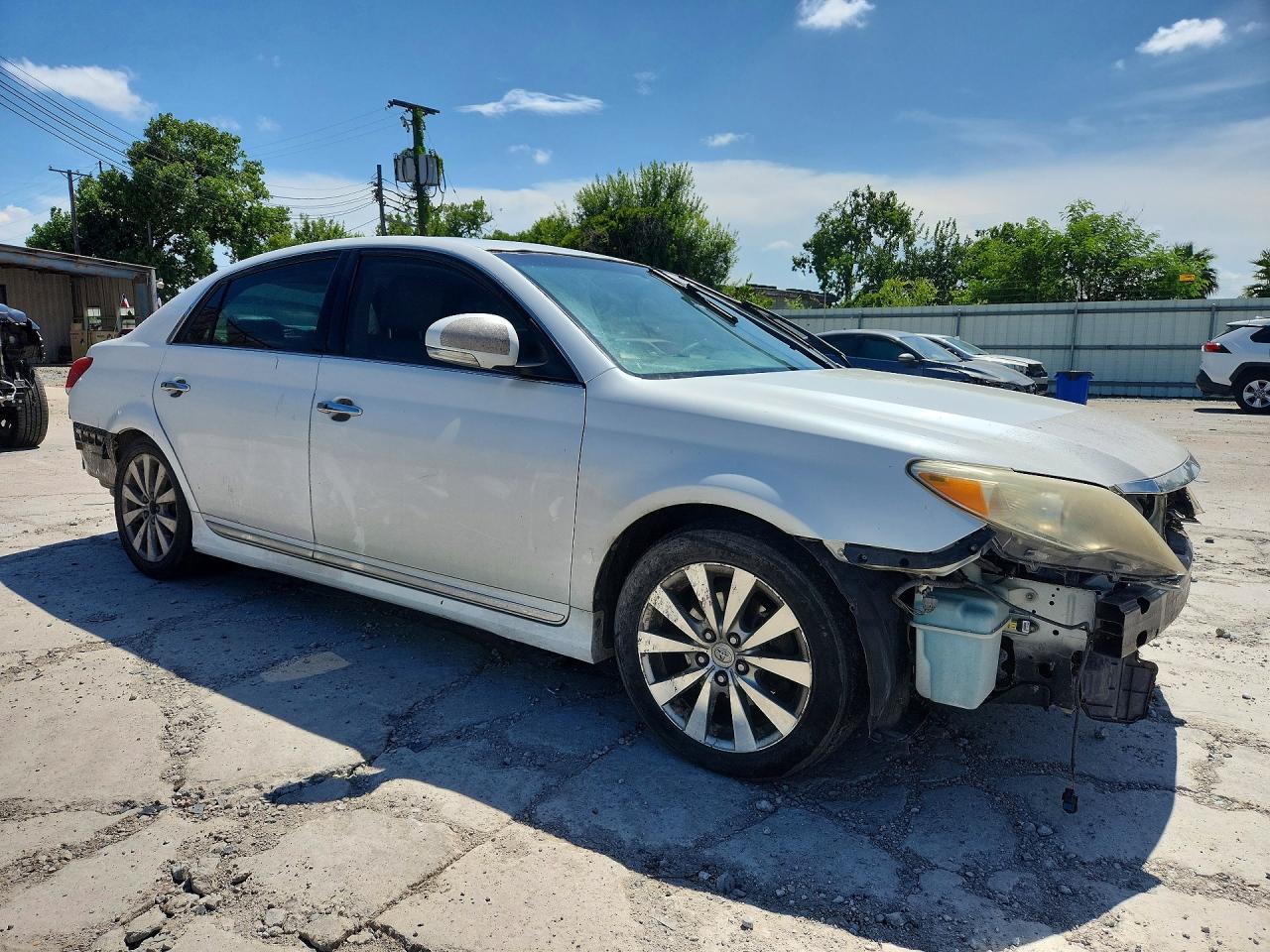 2011 Toyota Avalon White vin: 4T1BK3DB1BU389142