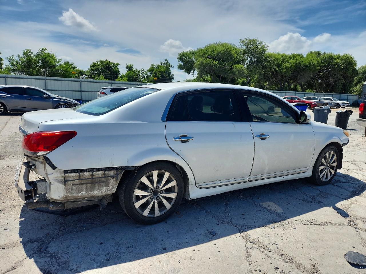 2011 Toyota Avalon White vin: 4T1BK3DB1BU389142