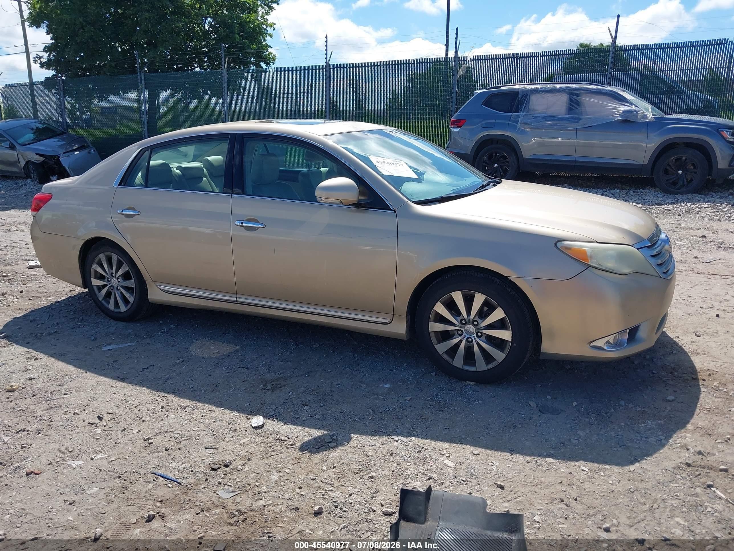 2011 Toyota Avalon Limited Gold vin: 4T1BK3DB1BU414752