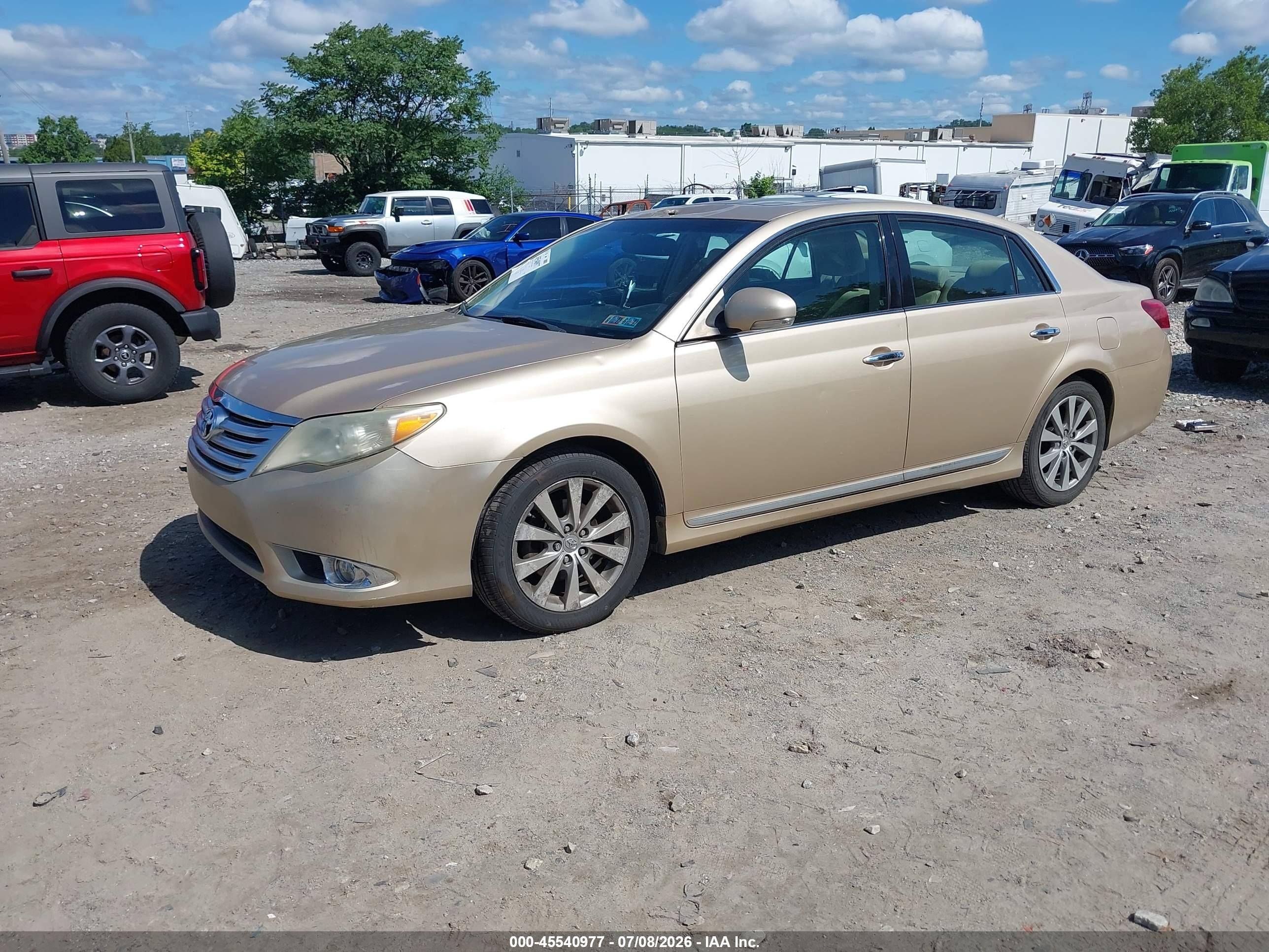 2011 Toyota Avalon Limited Gold vin: 4T1BK3DB1BU414752