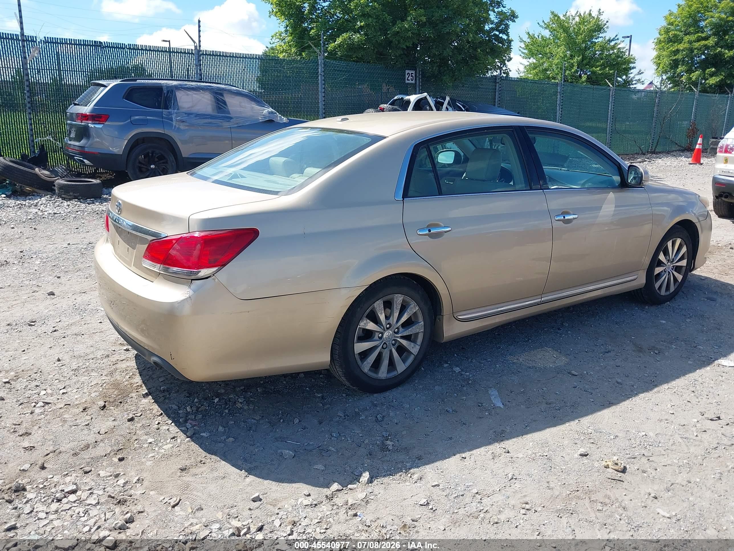 2011 Toyota Avalon Limited Gold vin: 4T1BK3DB1BU414752