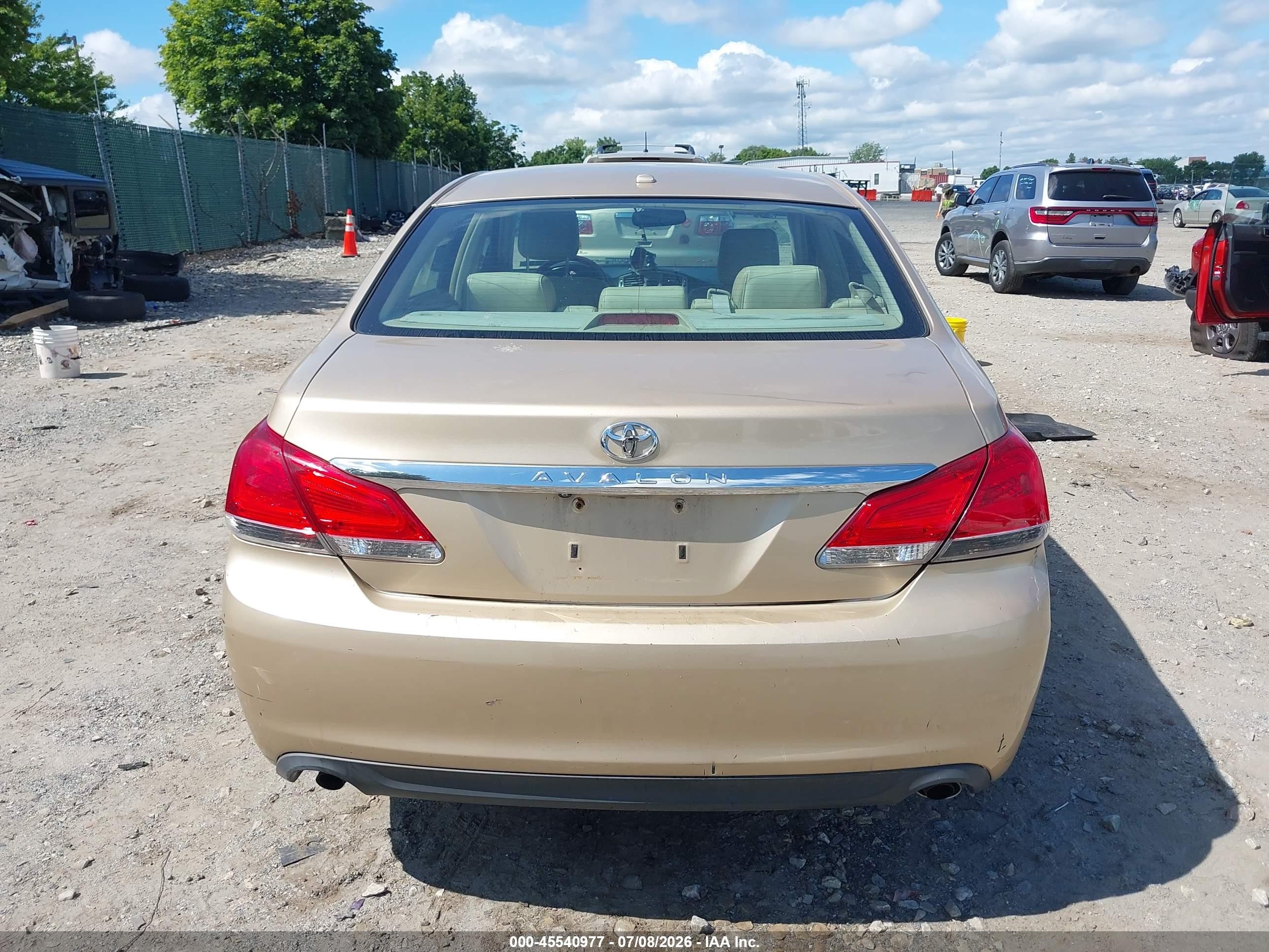 2011 Toyota Avalon Limited Gold vin: 4T1BK3DB1BU414752