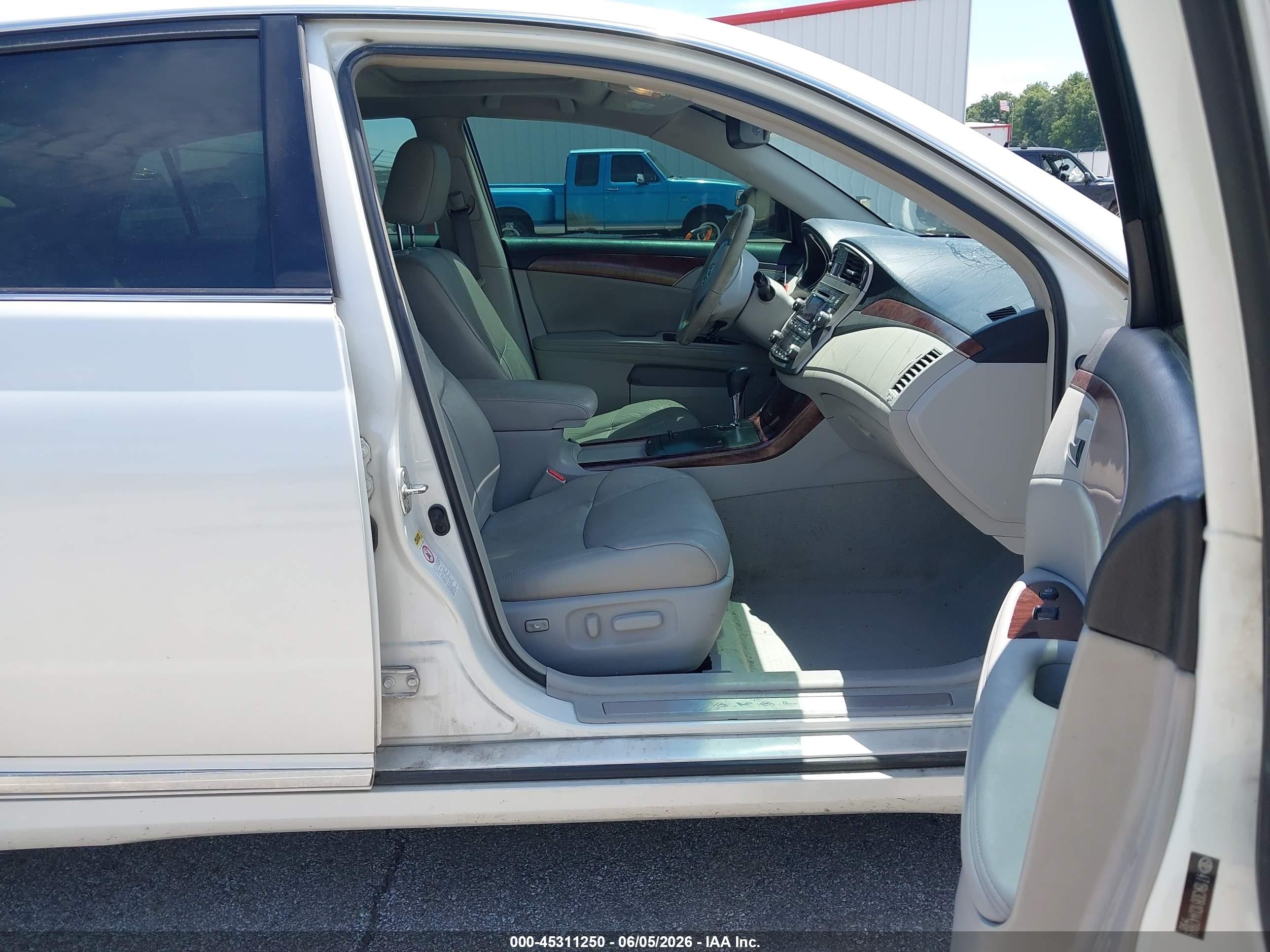2012 Toyota Avalon   White vin: 4T1BK3DB1CU442889