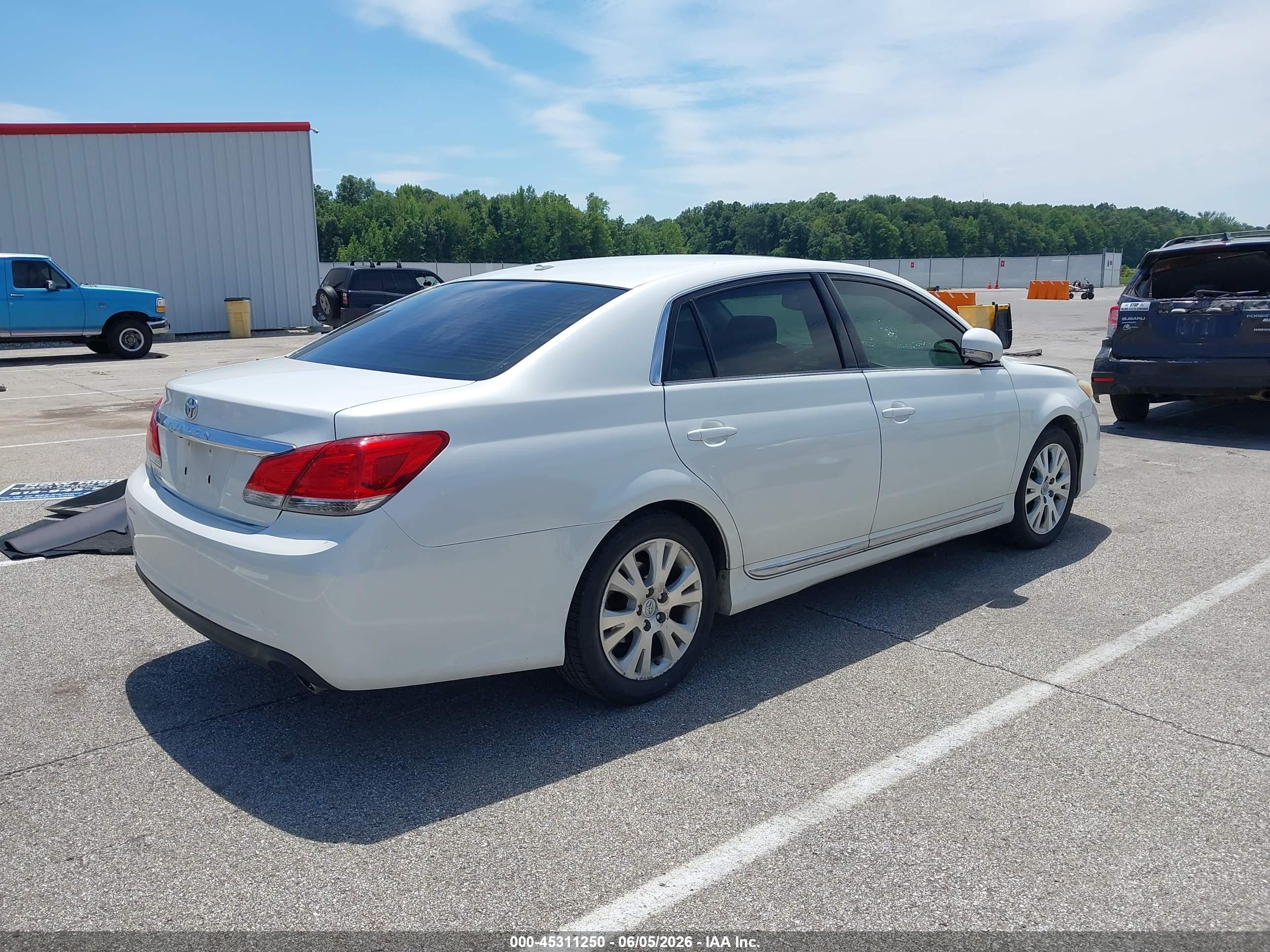 2012 Toyota Avalon   White vin: 4T1BK3DB1CU442889