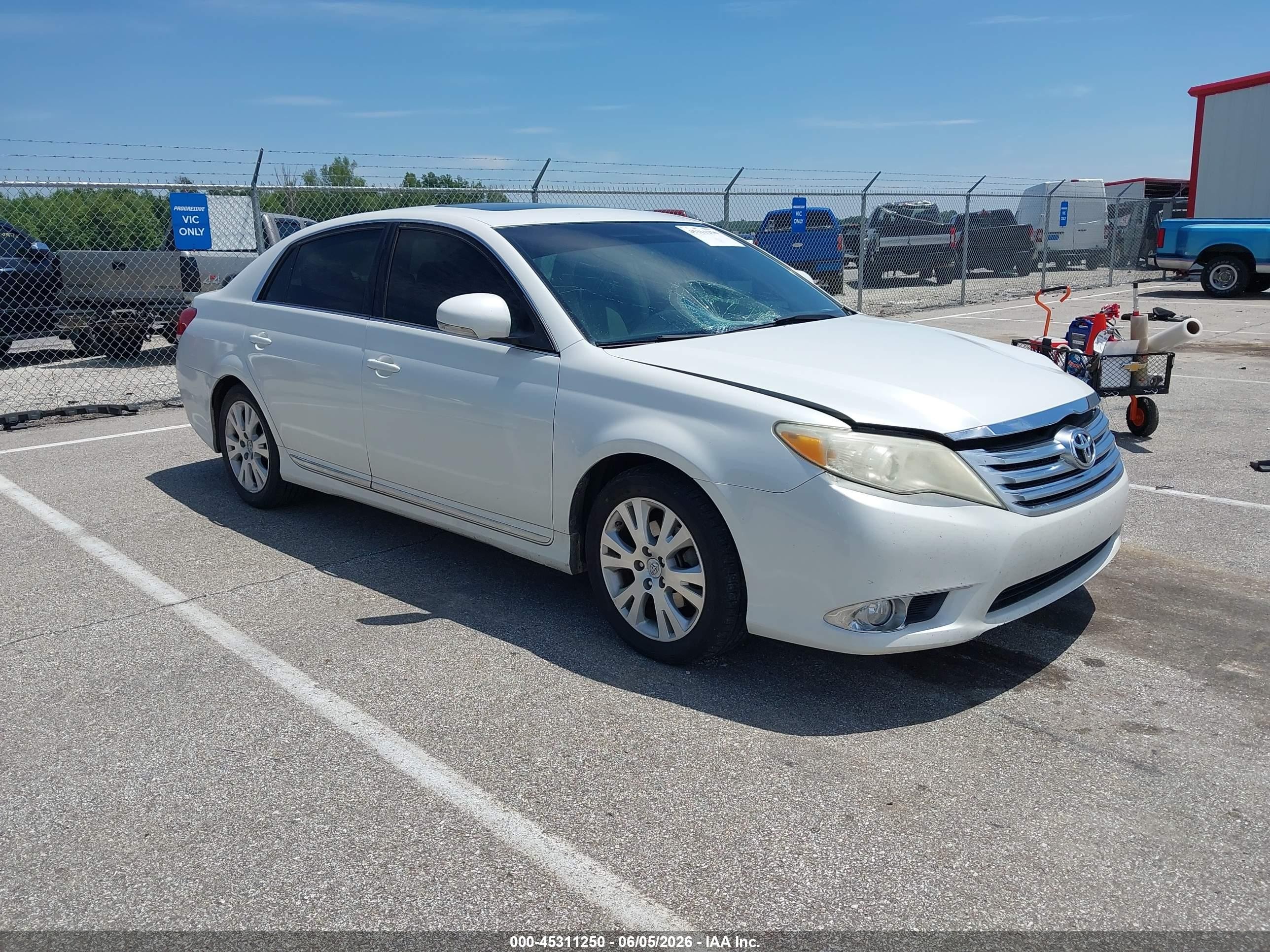 2012 Toyota Avalon   Белый vin: 4T1BK3DB1CU442889