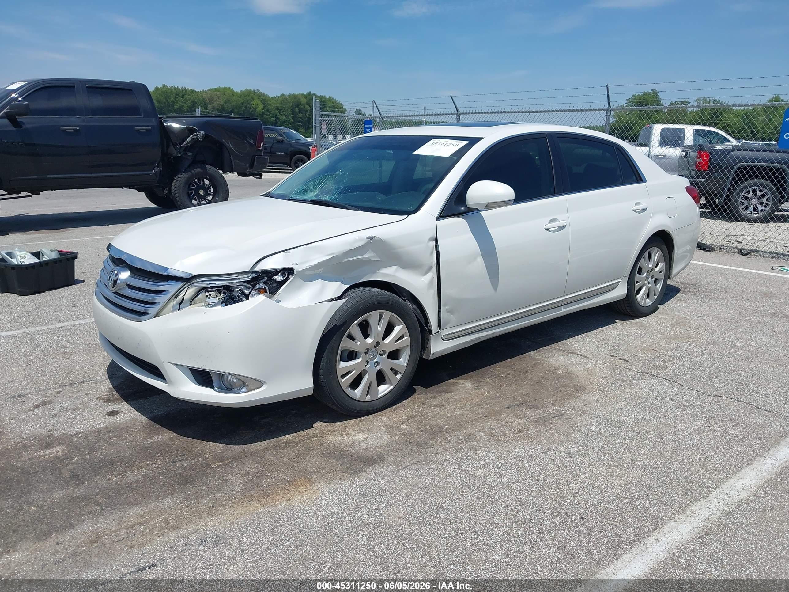 2012 Toyota Avalon   White vin: 4T1BK3DB1CU442889
