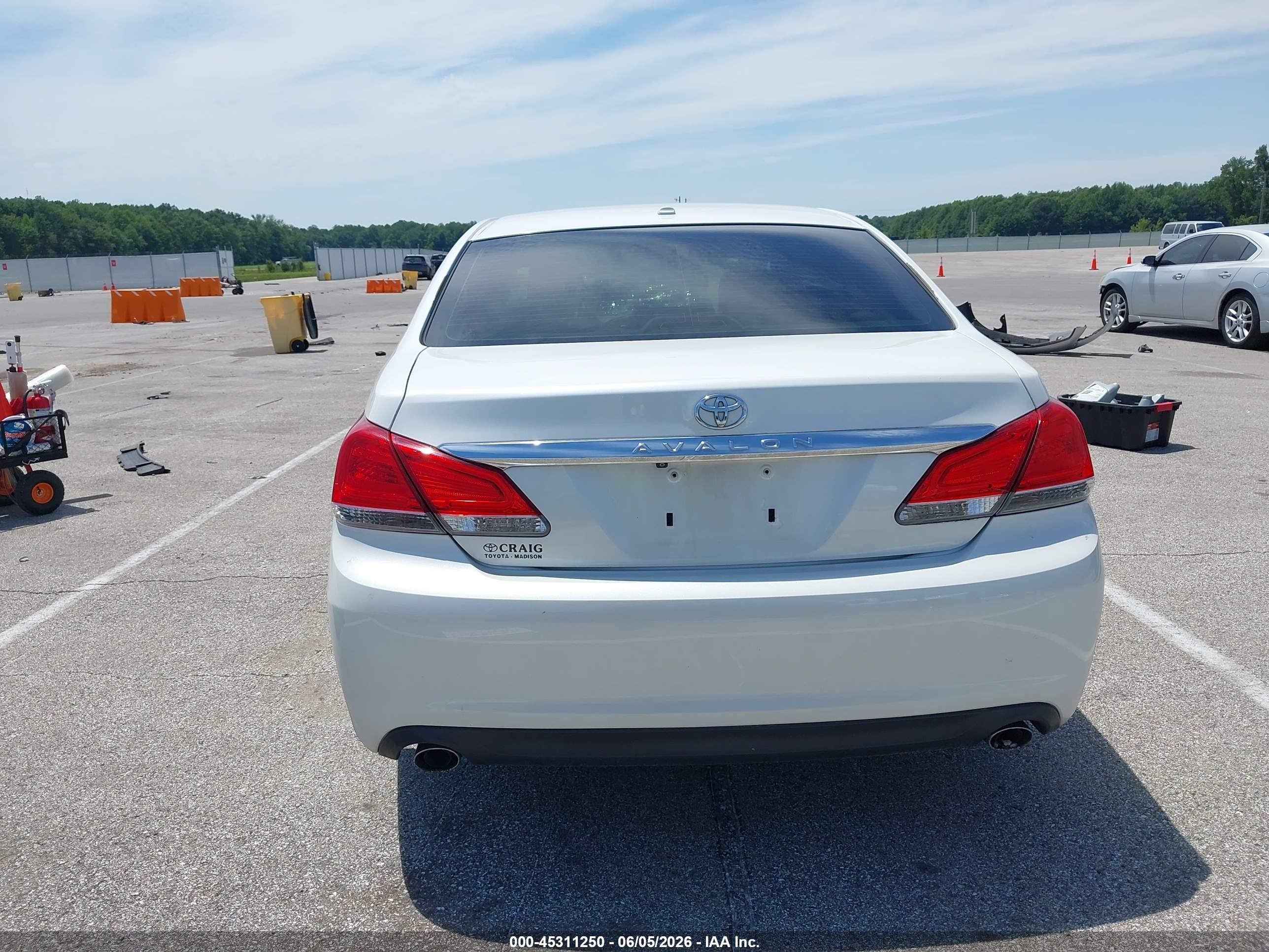 2012 Toyota Avalon   White vin: 4T1BK3DB1CU442889