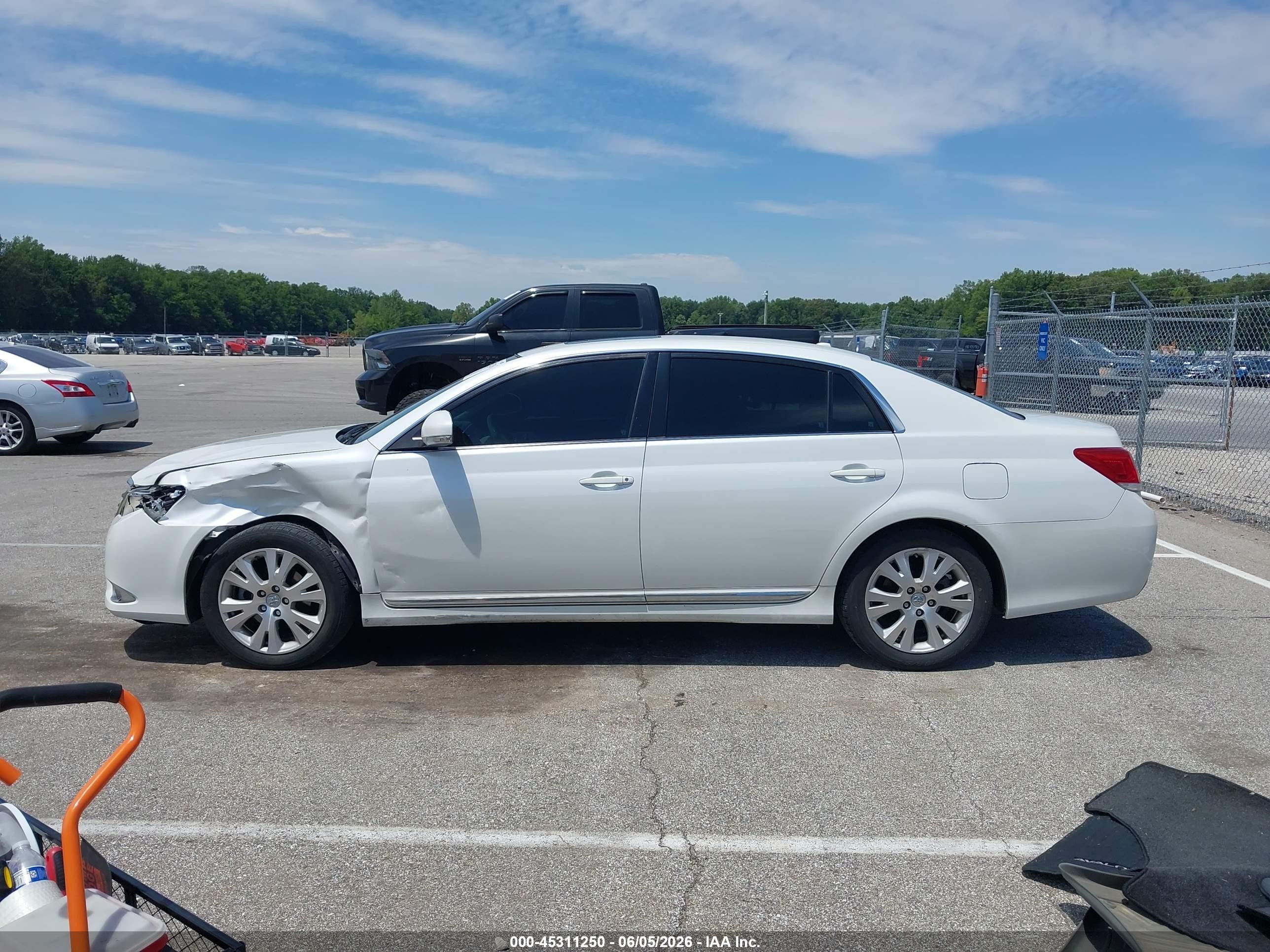 2012 Toyota Avalon   White vin: 4T1BK3DB1CU442889