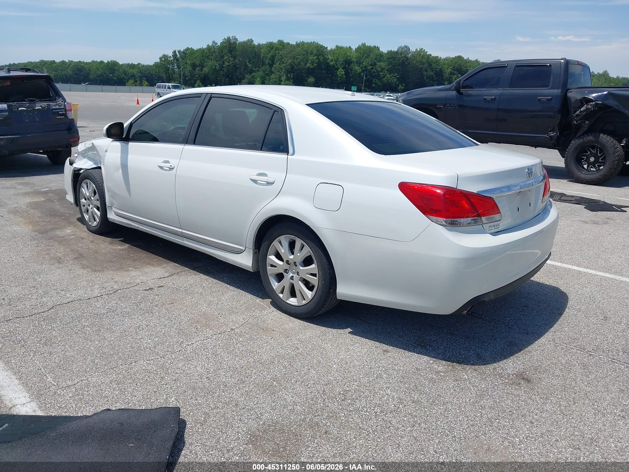 2012 Toyota Avalon   White vin: 4T1BK3DB1CU442889