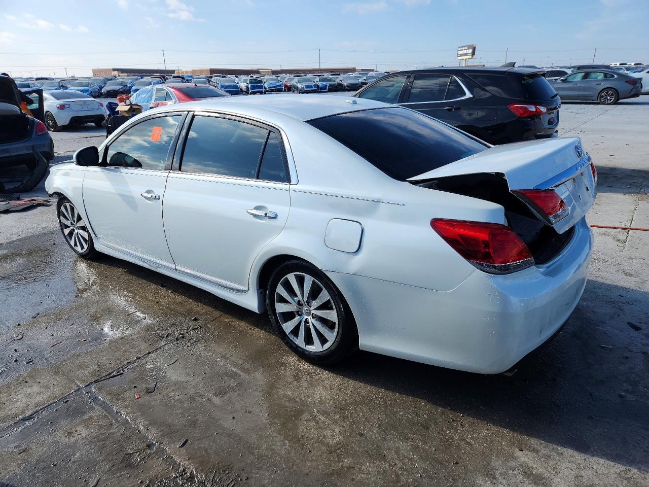 2012 Toyota Avalon Limited White vin: 4T1BK3DB1CU444075