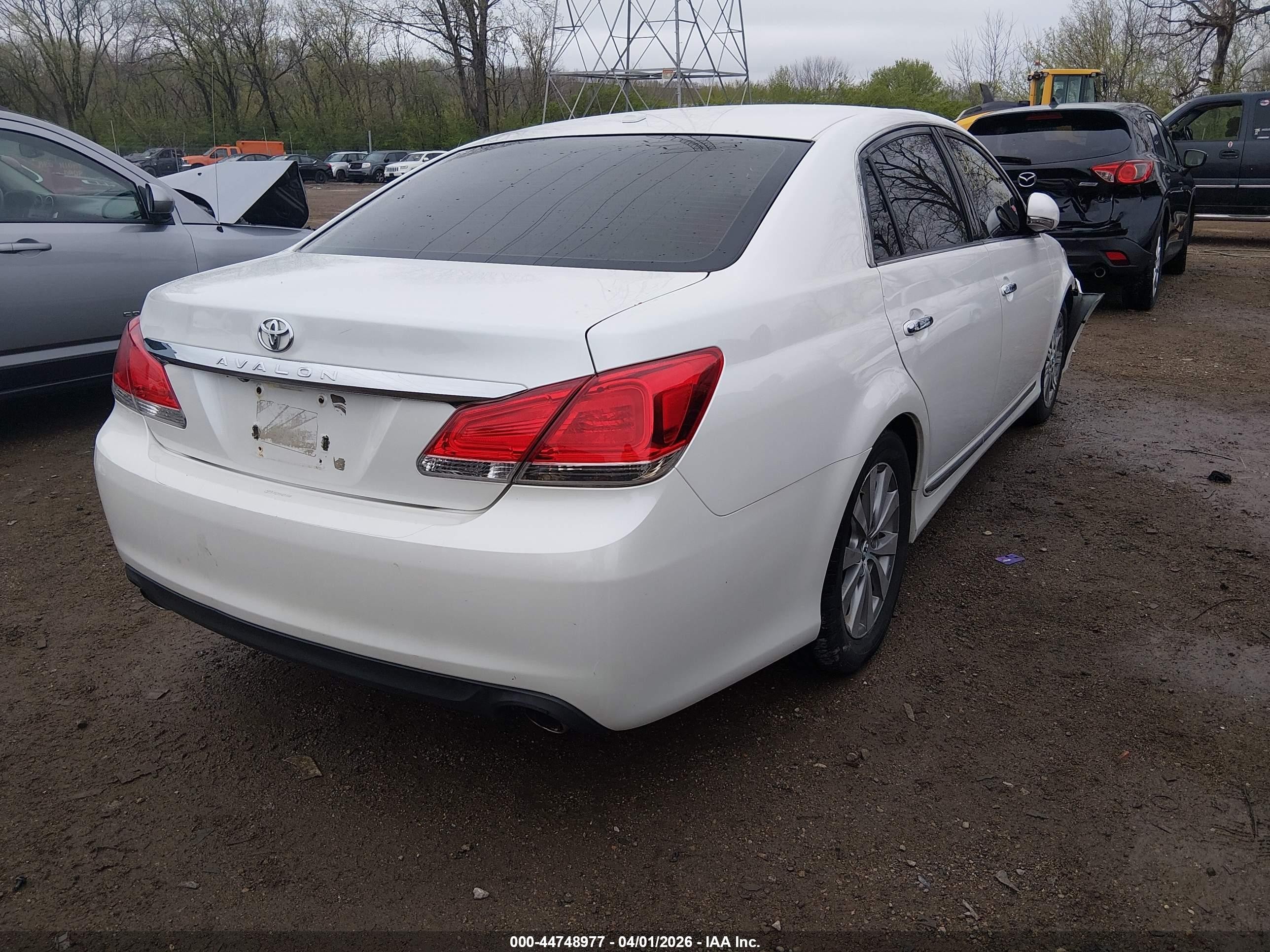 2012 Toyota Avalon Limited White vin: 4T1BK3DB1CU445436