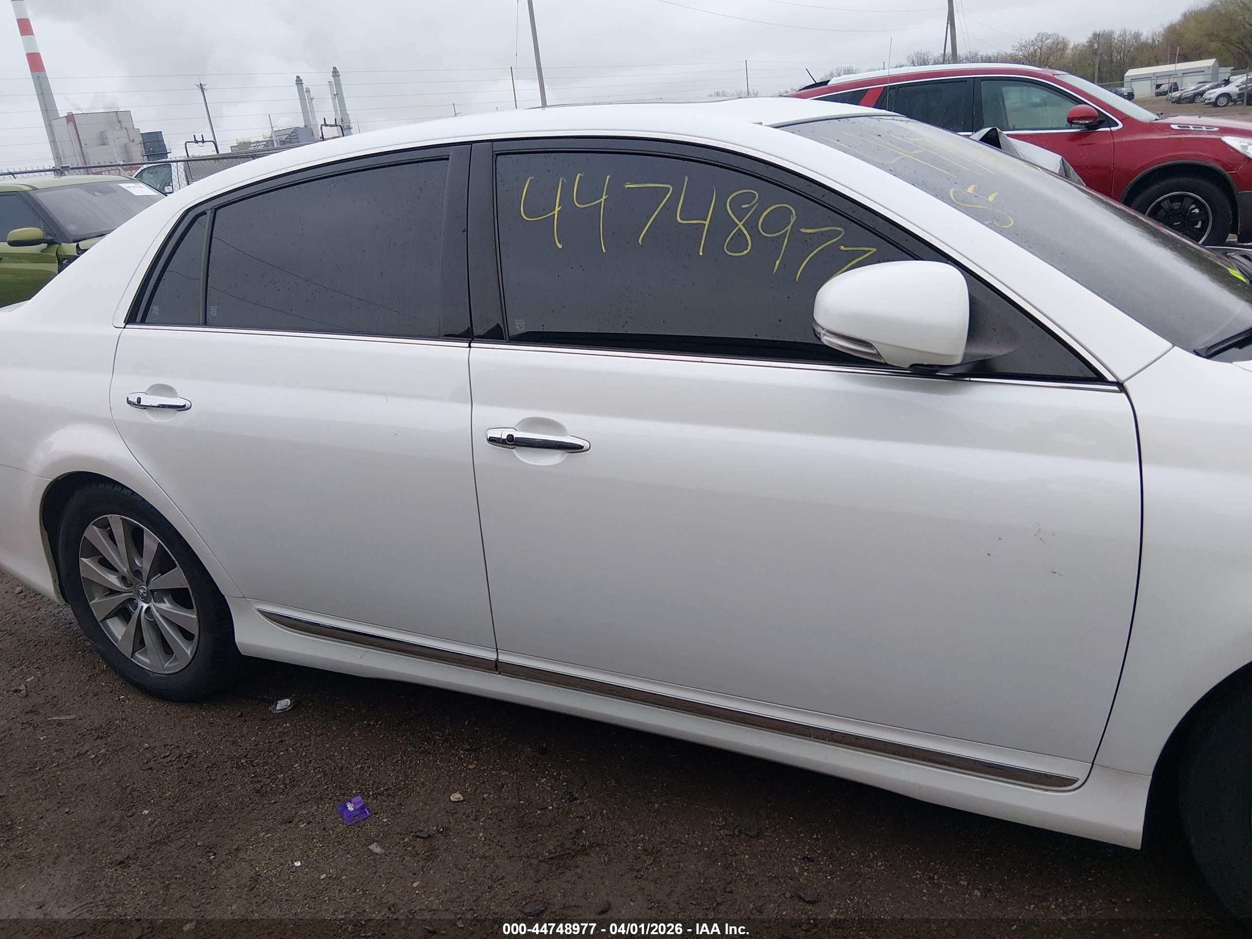2012 Toyota Avalon Limited White vin: 4T1BK3DB1CU445436