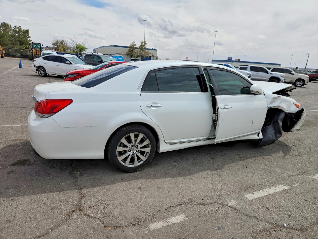 2012 Toyota Avalon Limited White vin: 4T1BK3DB1CU458736