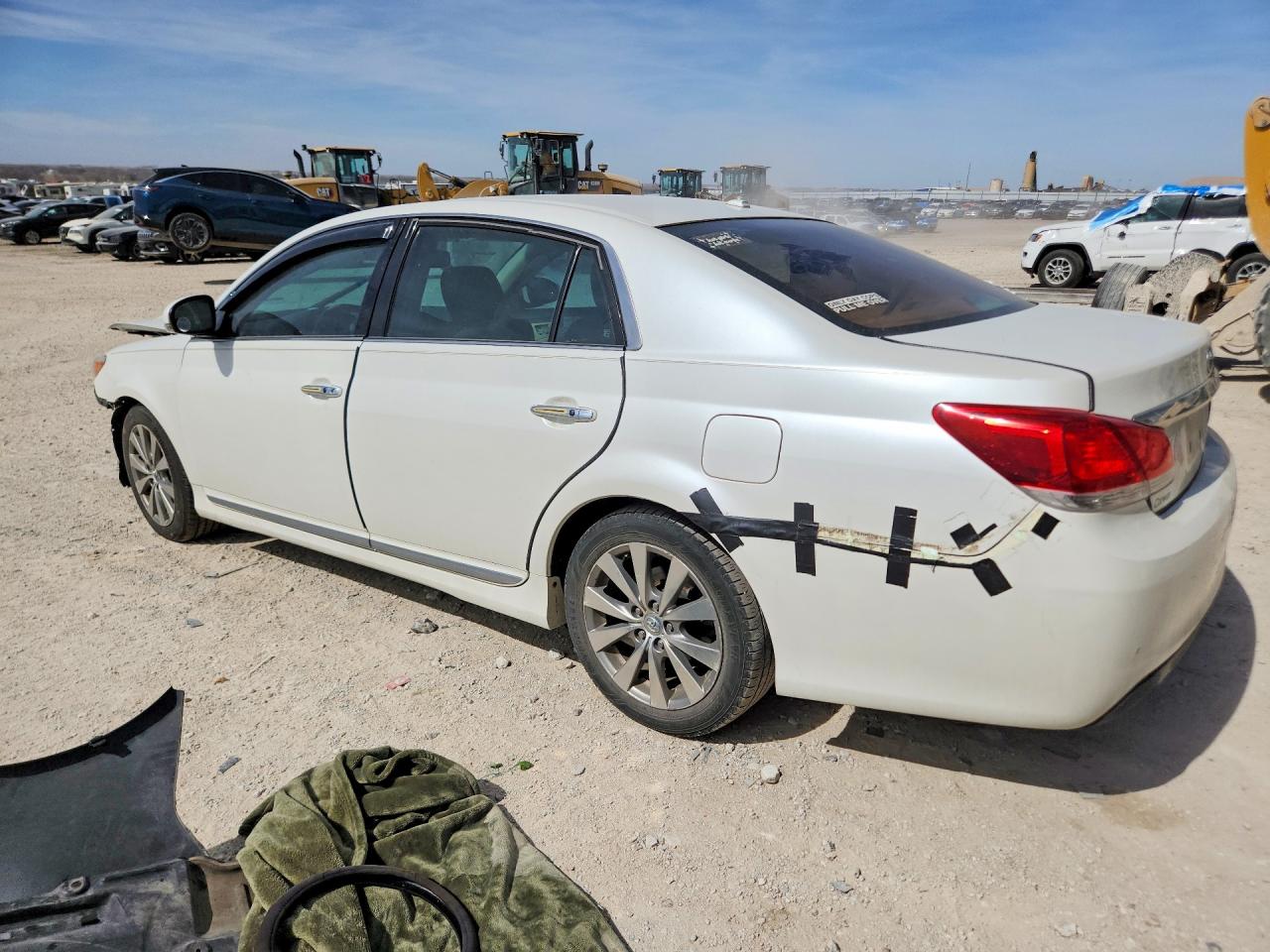 2011 Toyota Avalon Limited Белый vin: 4T1BK3DB2BU371507
