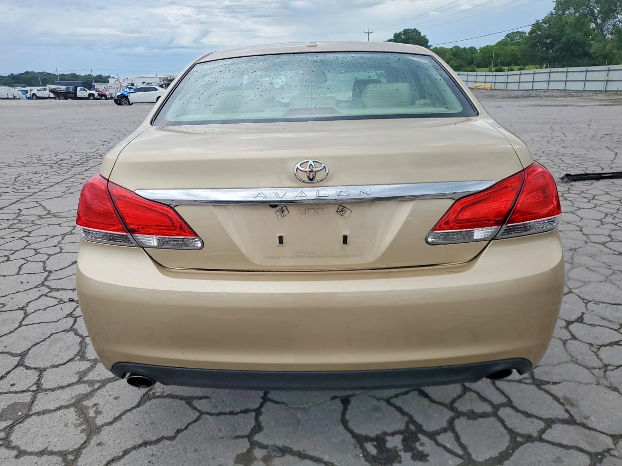 2011 Toyota Avalon Limited Gold vin: 4T1BK3DB2BU403789