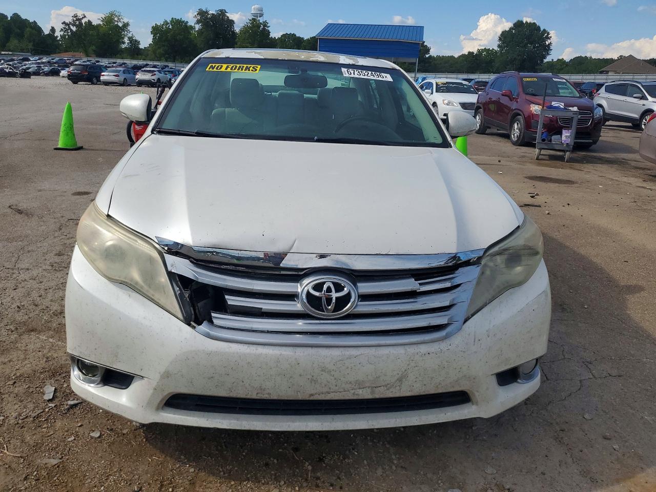 2011 Toyota Avalon Limited White vin: 4T1BK3DB2BU405705