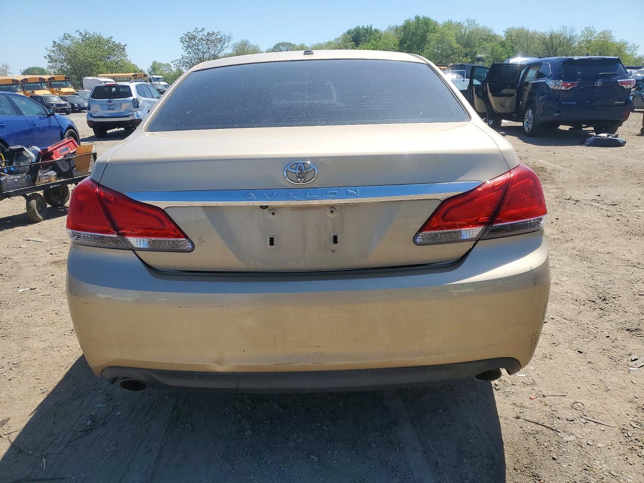 2011 Toyota Avalon Limited Gold vin: 4T1BK3DB2BU413464