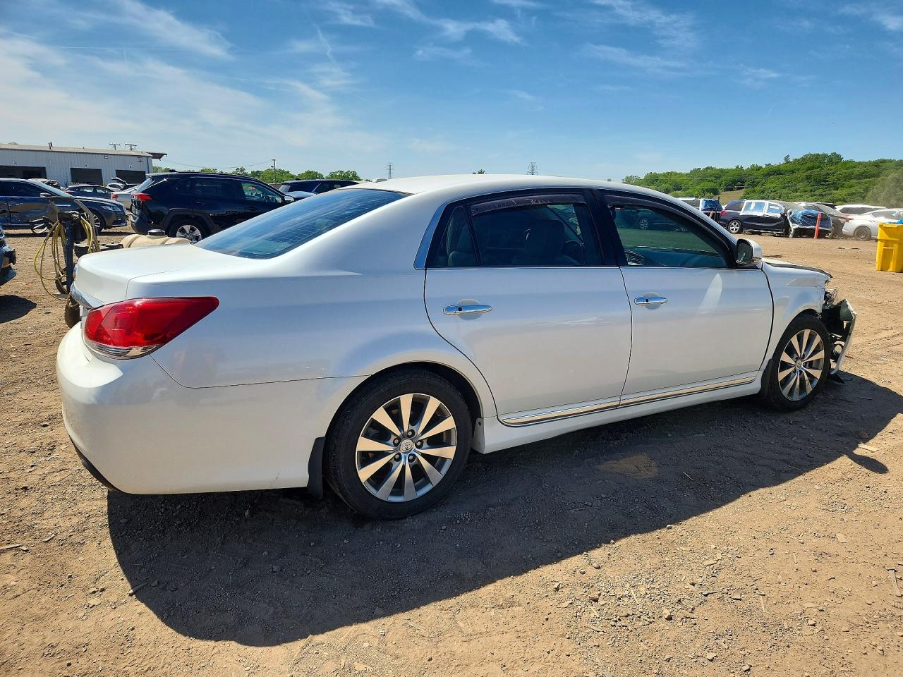 2012 Toyota Avalon Limited White vin: 4T1BK3DB2CU467834