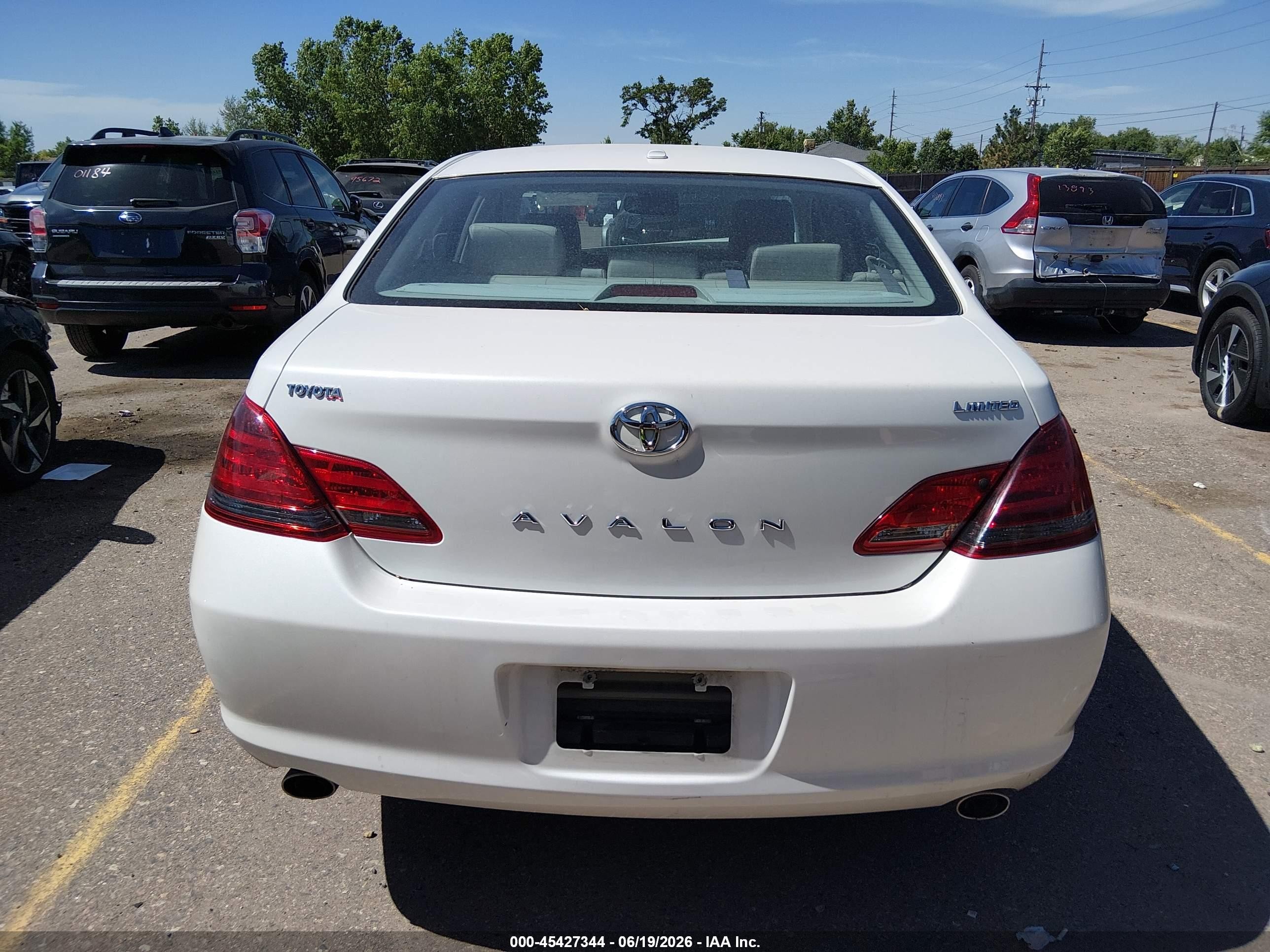 2010 Toyota Avalon Limited White vin: 4T1BK3DB3AU357551