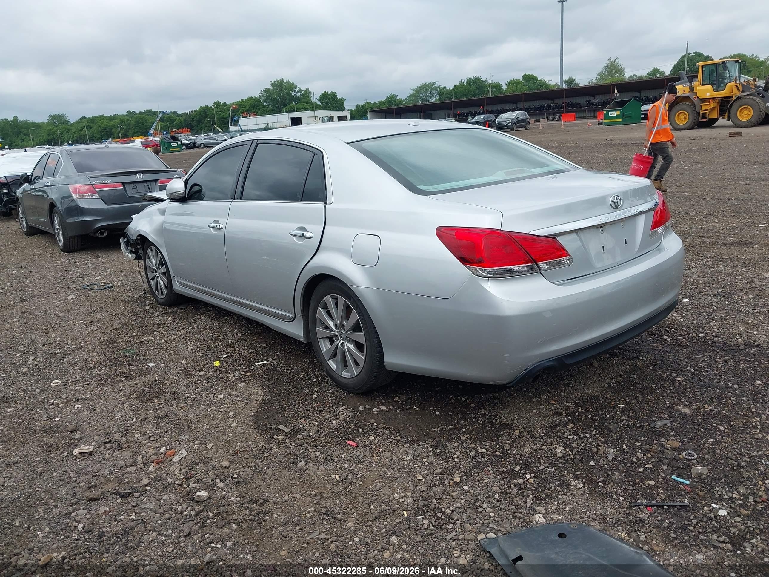 2011 Toyota Avalon Limited Silver vin: 4T1BK3DB3BU371452