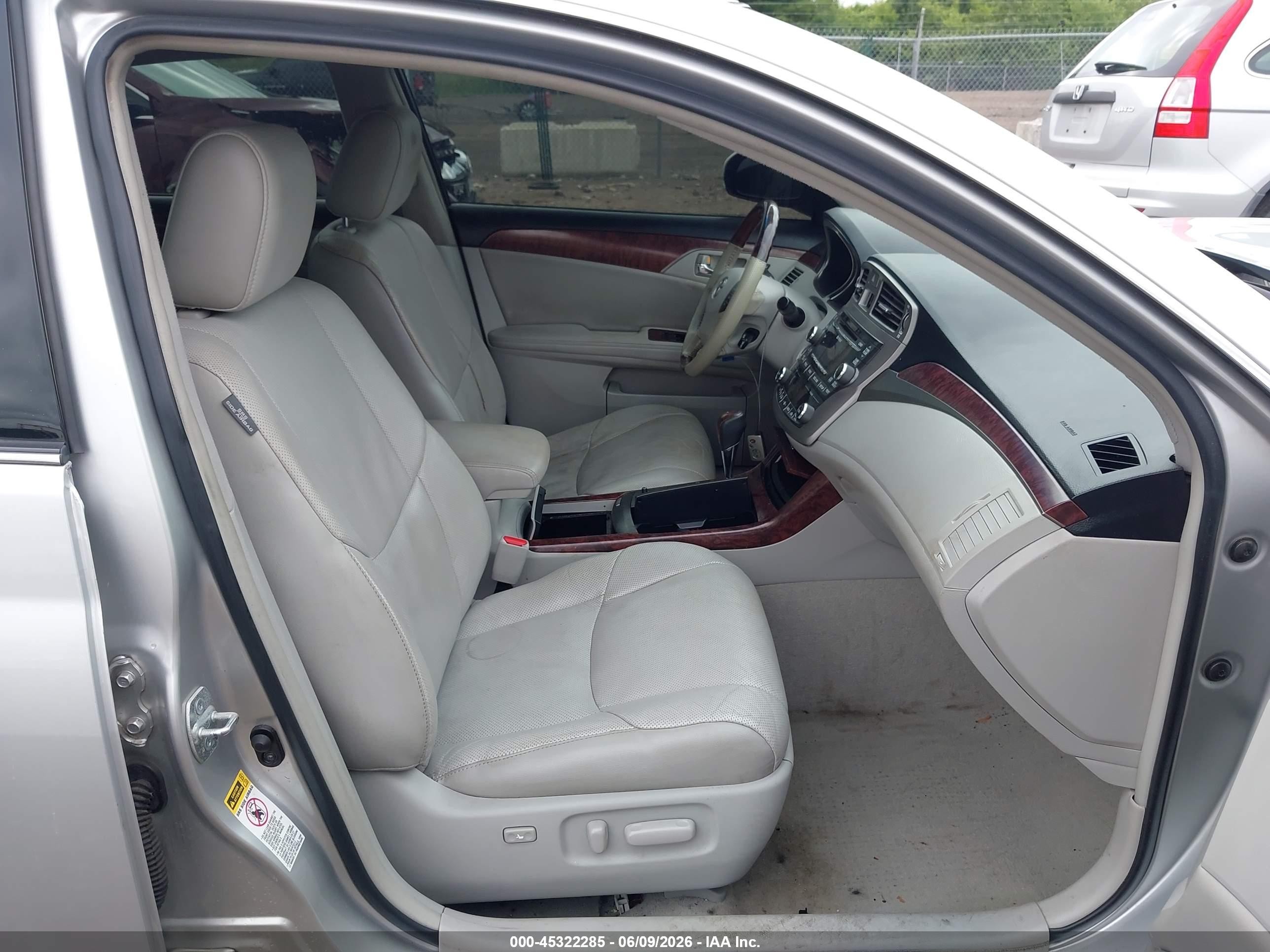 2011 Toyota Avalon Limited Silver vin: 4T1BK3DB3BU371452