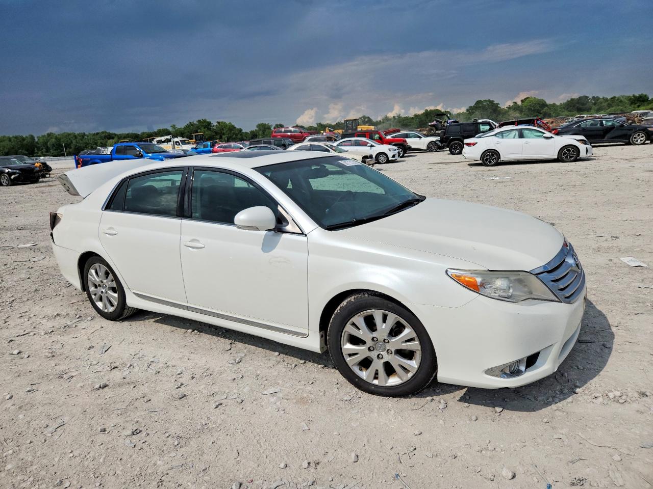 2011 Toyota Avalon Base Белый vin: 4T1BK3DB3BU377218