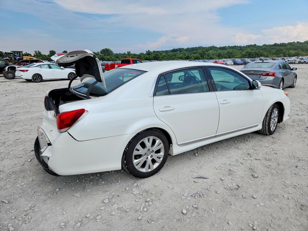 2011 Toyota Avalon Base Белый vin: 4T1BK3DB3BU377218