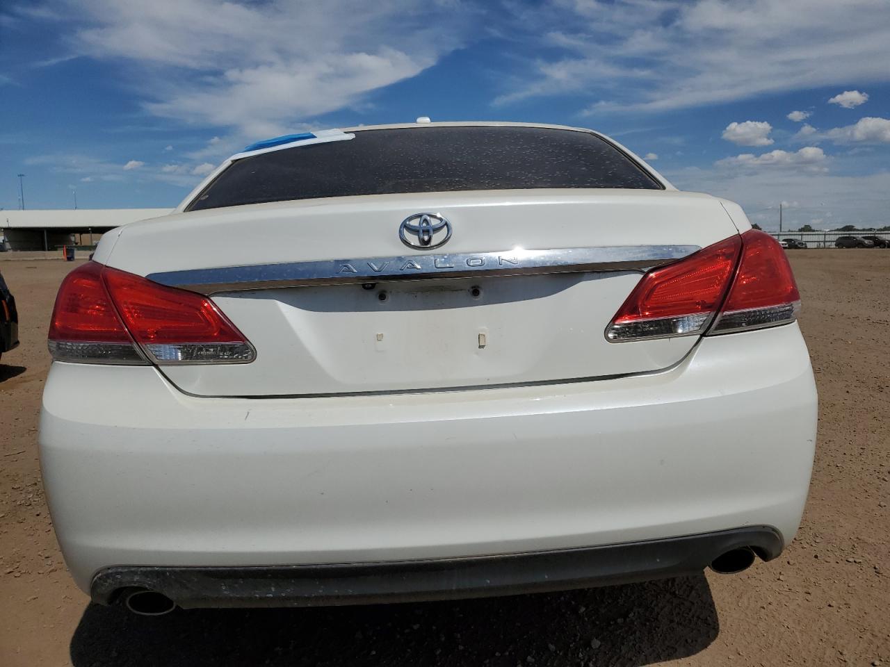 2011 Toyota Avalon Base White vin: 4T1BK3DB3BU387943