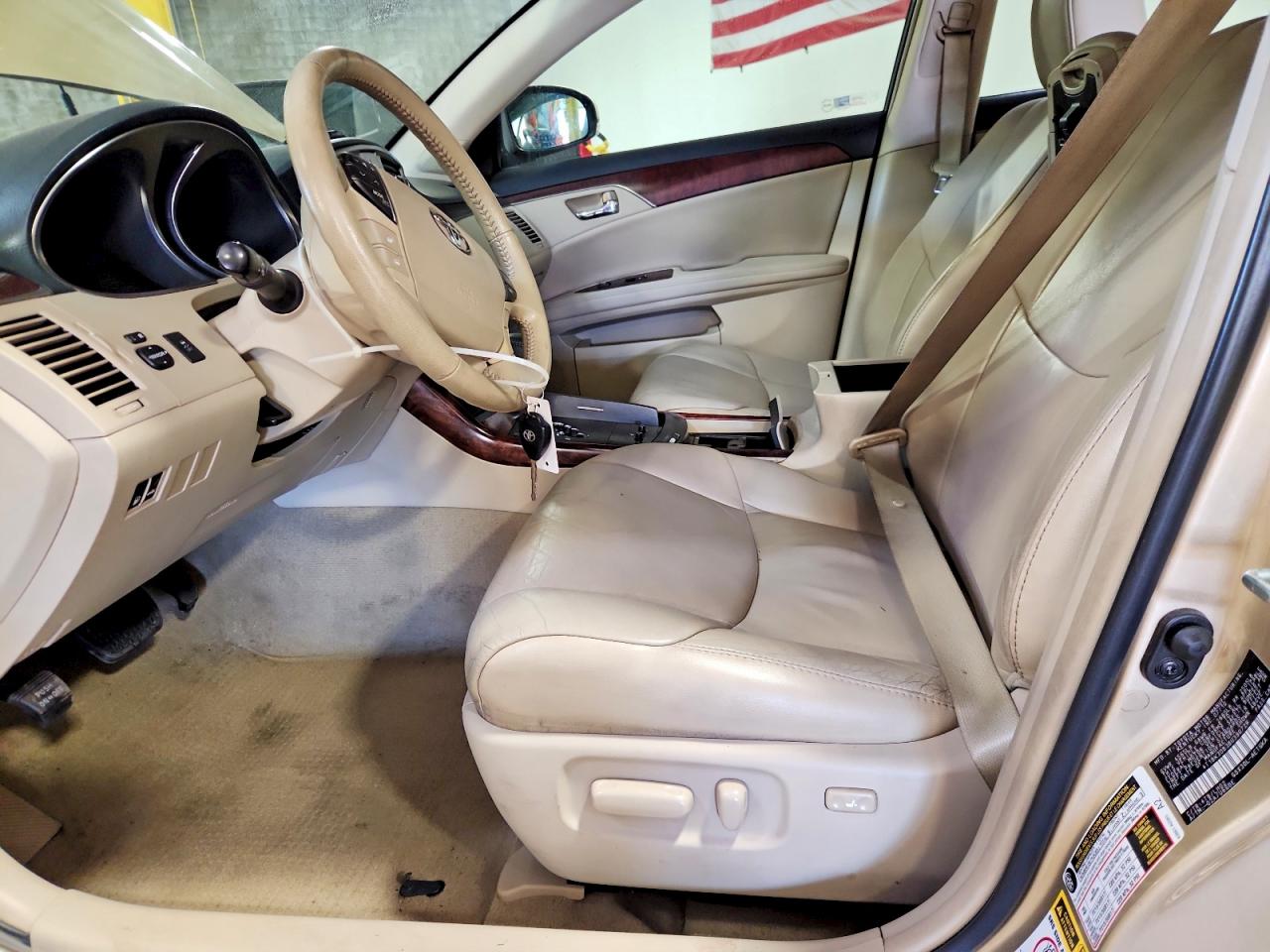 2011 Toyota Avalon Base Желто-коричневый vin: 4T1BK3DB3BU390728