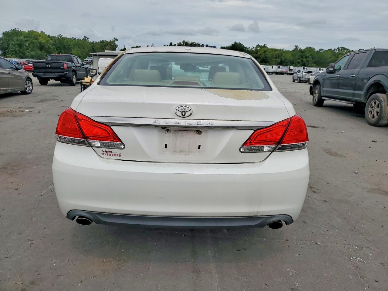 2011 Toyota Avalon Base White vin: 4T1BK3DB3BU413330