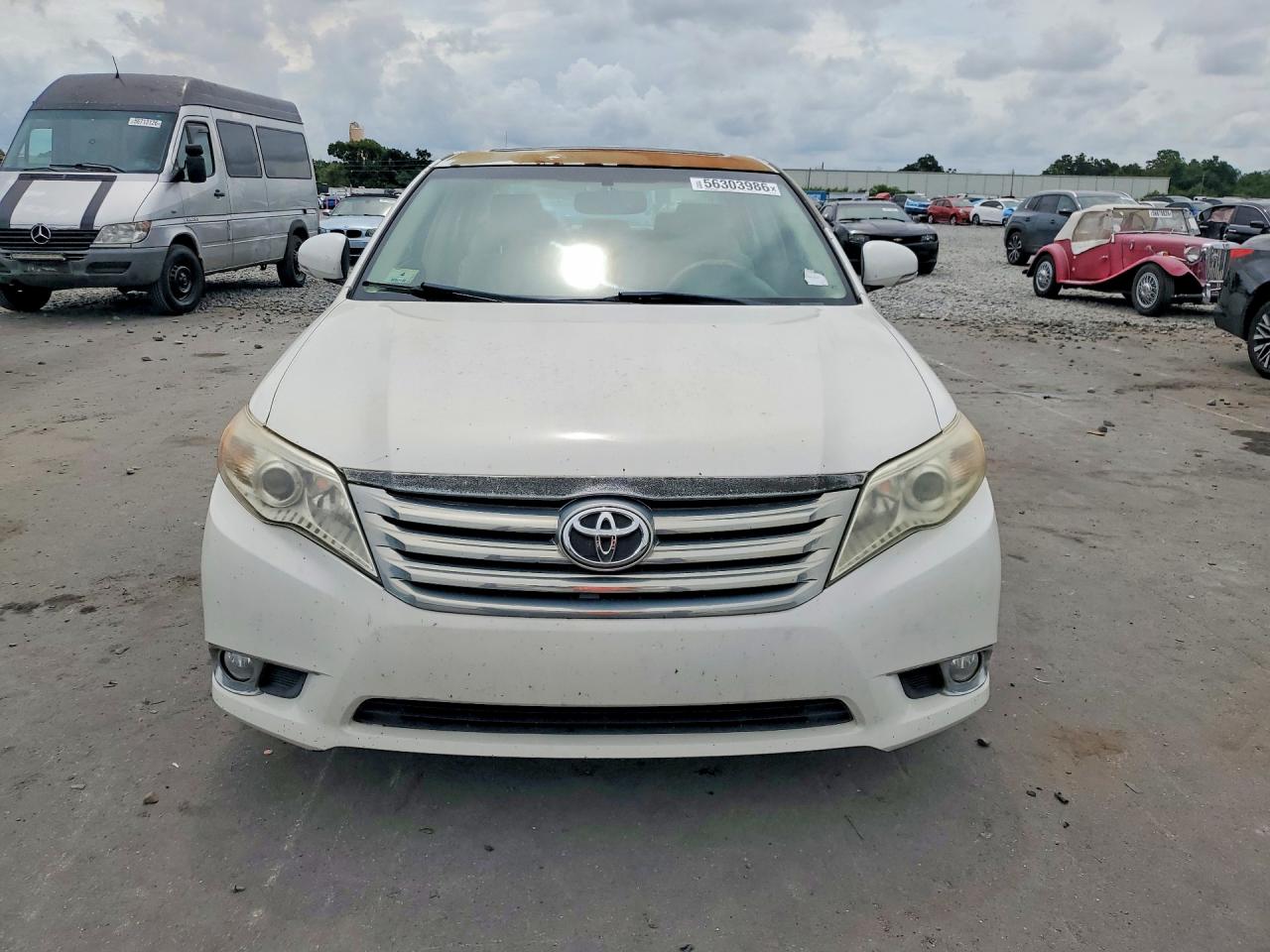 2011 Toyota Avalon Base White vin: 4T1BK3DB3BU413330
