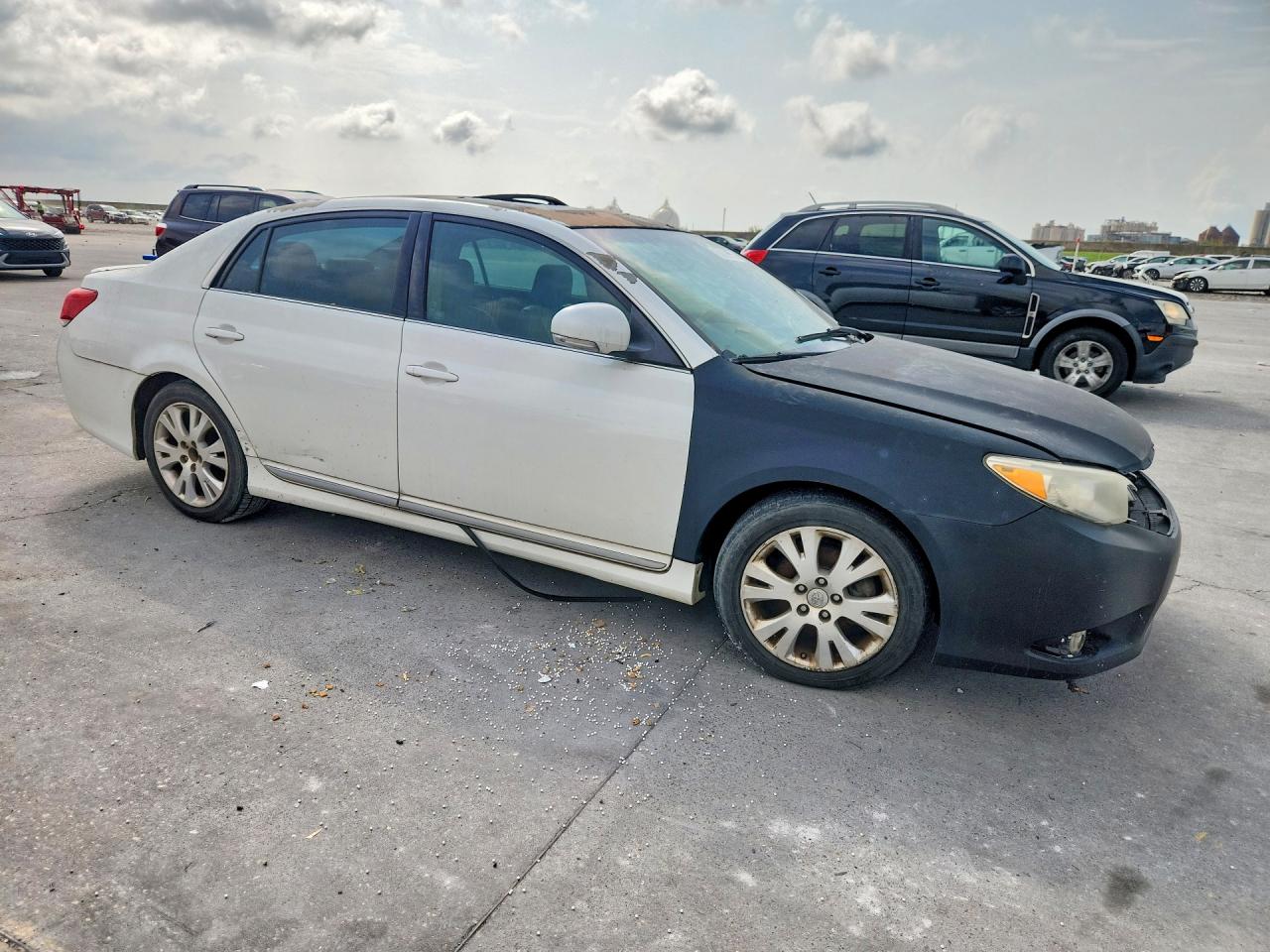 2011 Toyota Avalon Base White vin: 4T1BK3DB3BU418897