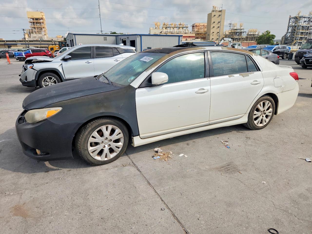 2011 Toyota Avalon Base White vin: 4T1BK3DB3BU418897